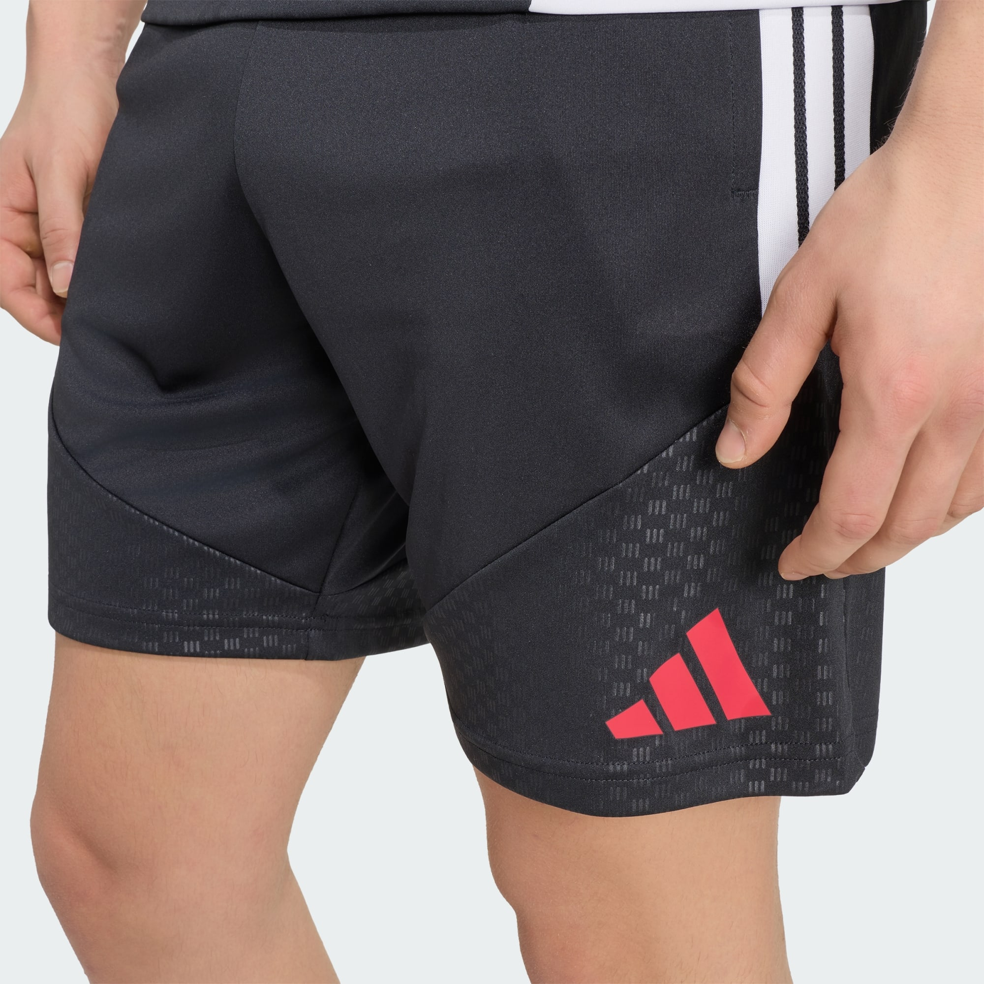 Adidas Liverpool 利物浦 2026-27 Tiro 黑色訓練短褲 KB5776