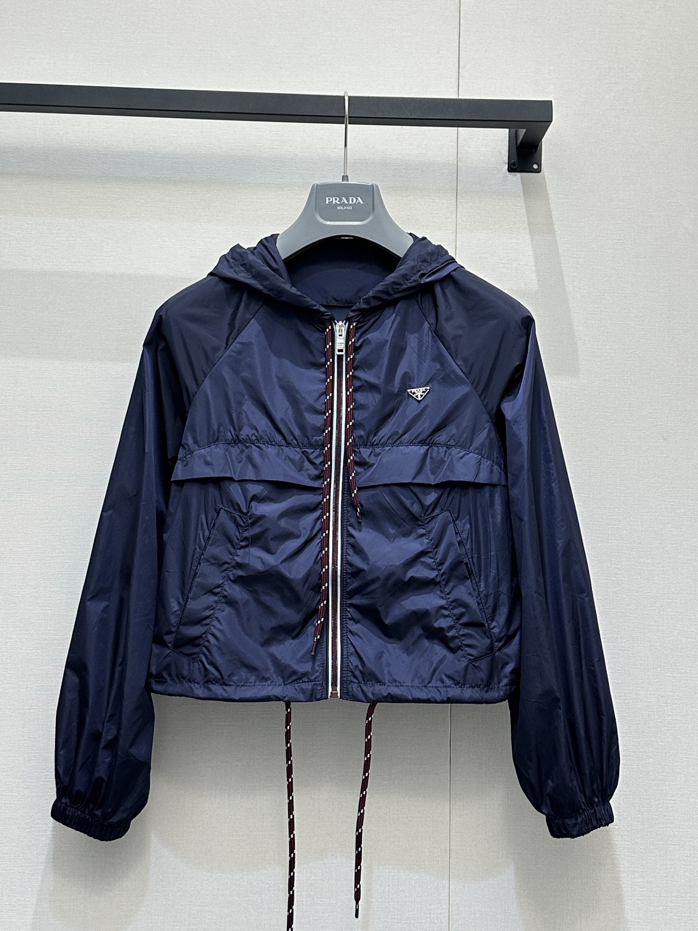 PRADA  Lightweight Re-Nylon連帽拉鍊外套