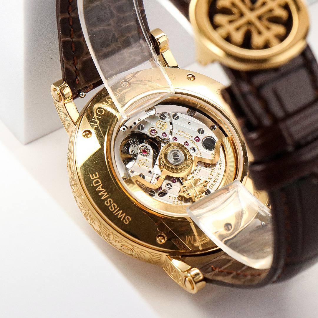 【铁划银钩 苍劲有力】高颜值新品 古朴。复古。精湛的工艺！ 年度最佳典藏之作——百达翡丽古典超级复杂多功能 万年历功能腕表 团队历时两年多精心设计，不计成本，敢为人先，力求完美，克服重重难关，突破多层技术瓶颈，机芯型号为CH 29-535 升级版，质量稳定！【表带】经典意大利小牛皮表带，纹路清晰，质感好。搭配圈市面最顶级的百达翡丽灯笼表扣，通用原装无压力。 优雅的Calatrava雕花表壳极具个性，42毫米的表径适配大众男性手寸，与专柜一致，非常商务可亦休闲。