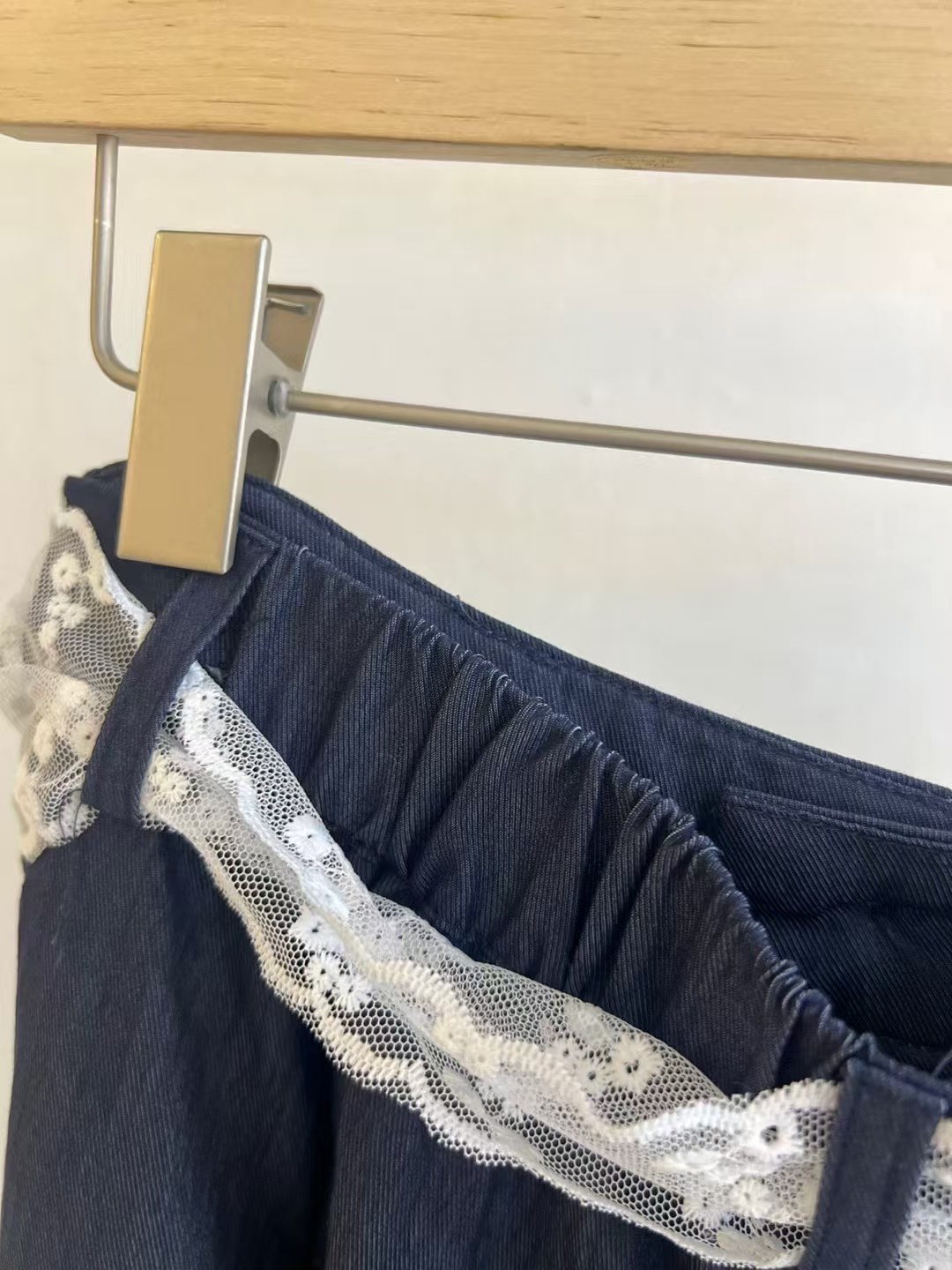 High-Waisted Navy Palazzo Pants with Embroidered Lace Sash ‖ 高腰深蓝色阔腿裤配刺绣蕾丝腰带 KR0410829