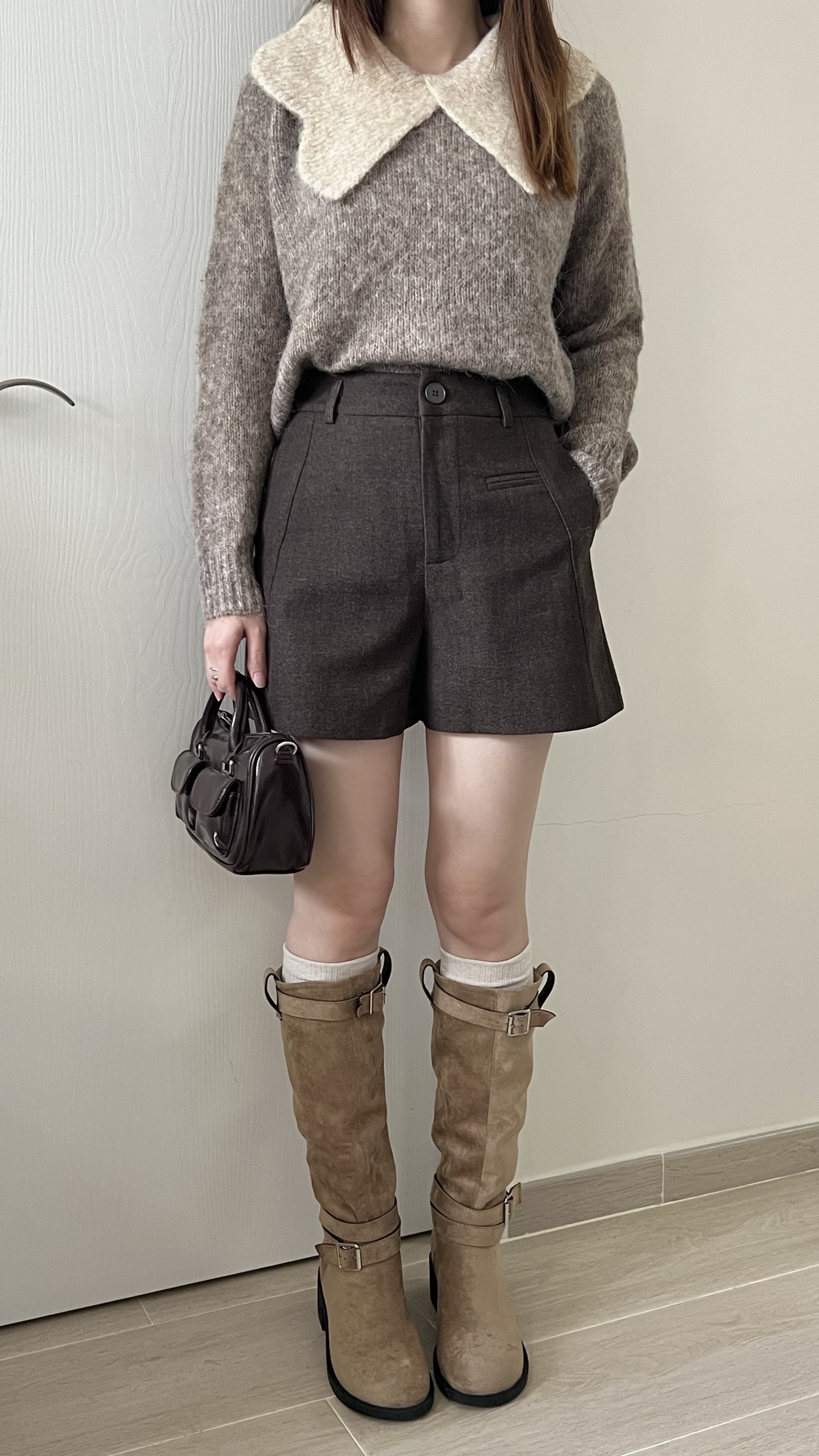 大蝴蝶領口混色毛衣 現貨