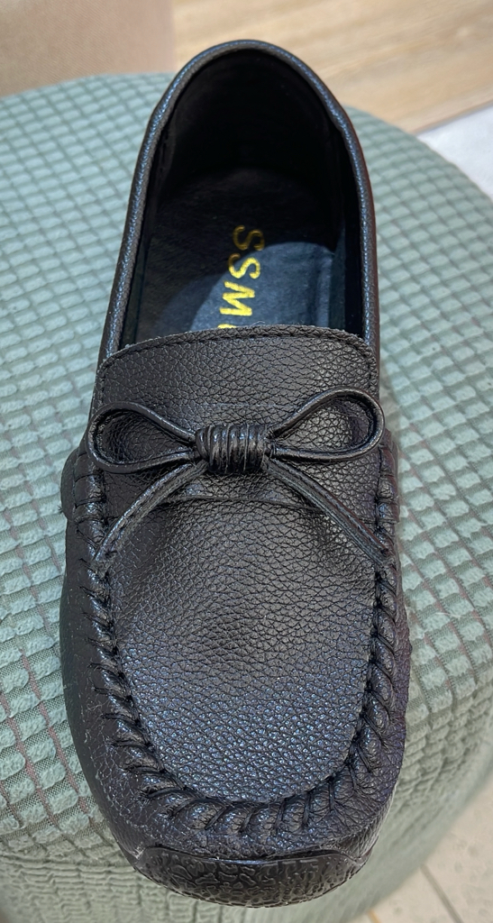 黑色蝴蝶結皮鞋