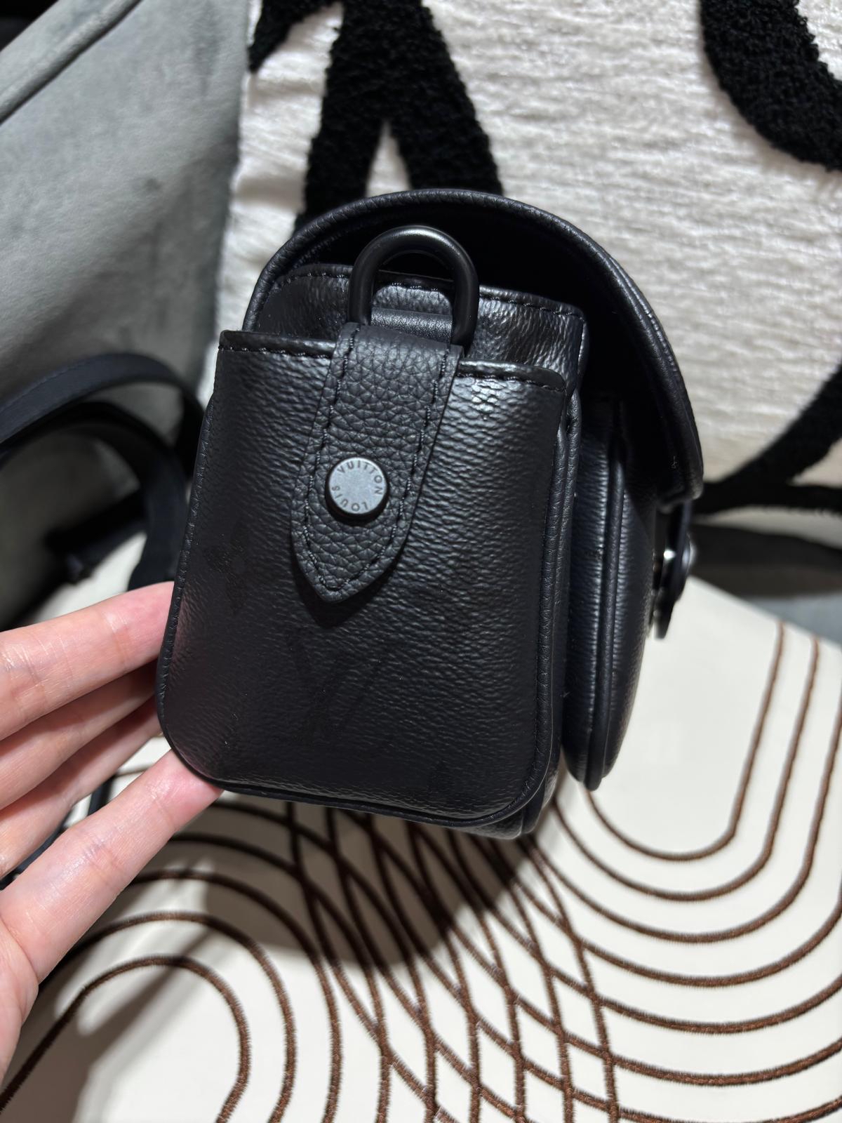 Lv Midnight Cargo Wearable Wallet Shoulder Bag M26726 100%Authentic, 99%New ✅收據✅Dust bag