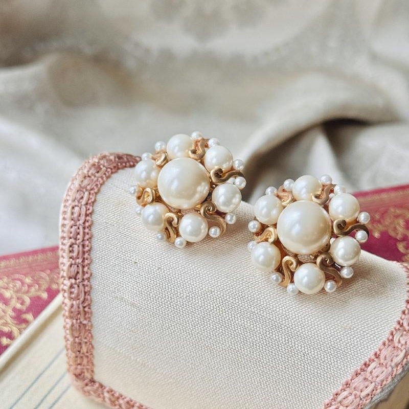 Vintage 1980s from Germany - Classic Champagne Gold Faux Pearl Statement Clip Earrings (NZ088)