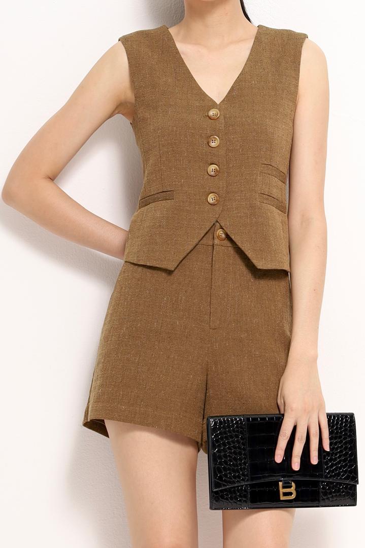 CB2751+CP1661 Tailored V-Neck Vest & Shorts Set