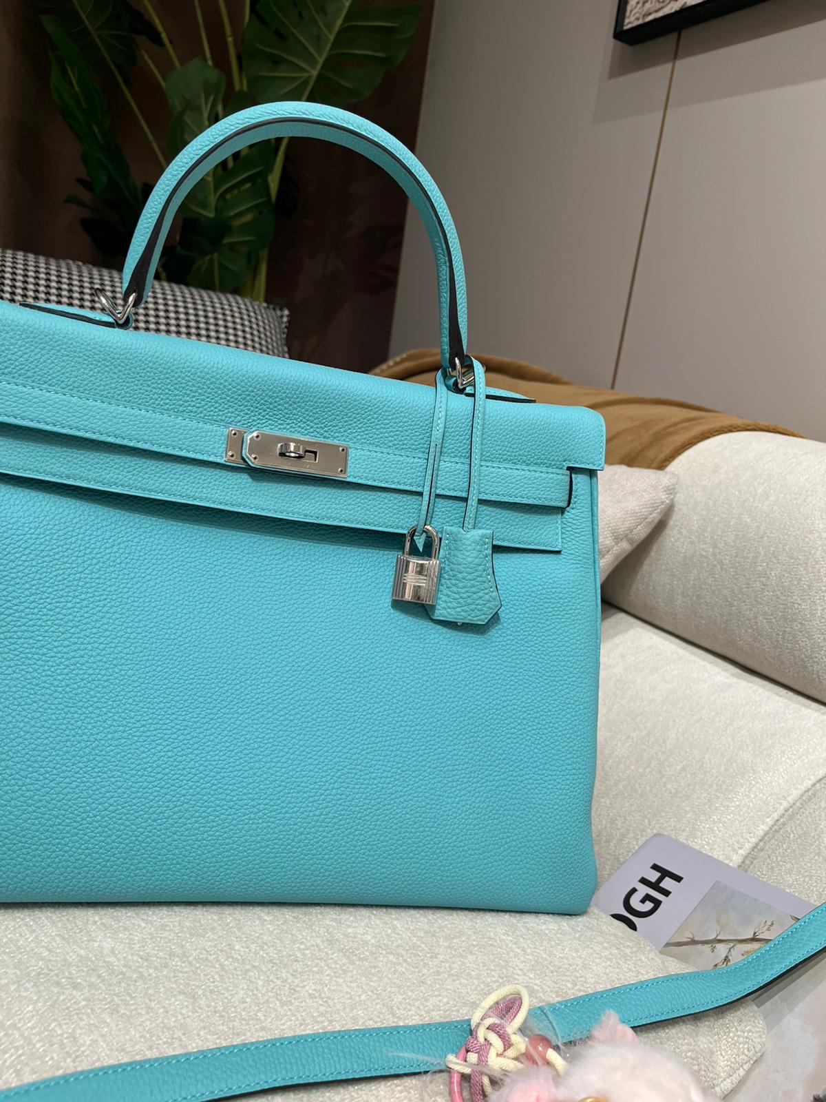 Hermes Kelly 35,Togo ,馬卡龍藍,STAMP T 100%Authentic,98%new ✅肩帶✅key lock✅dust bag ✅BOX