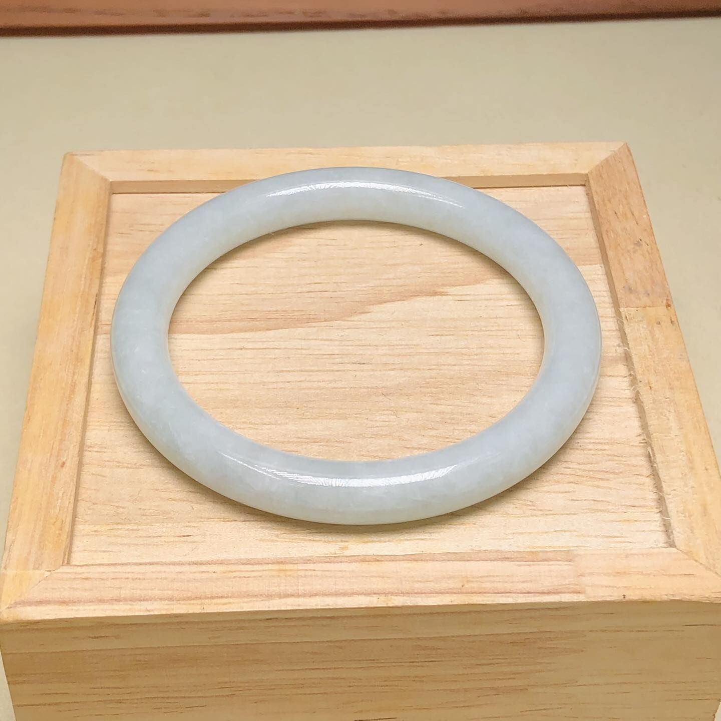 擺三橋蘋果綠圓鐲52.5mm