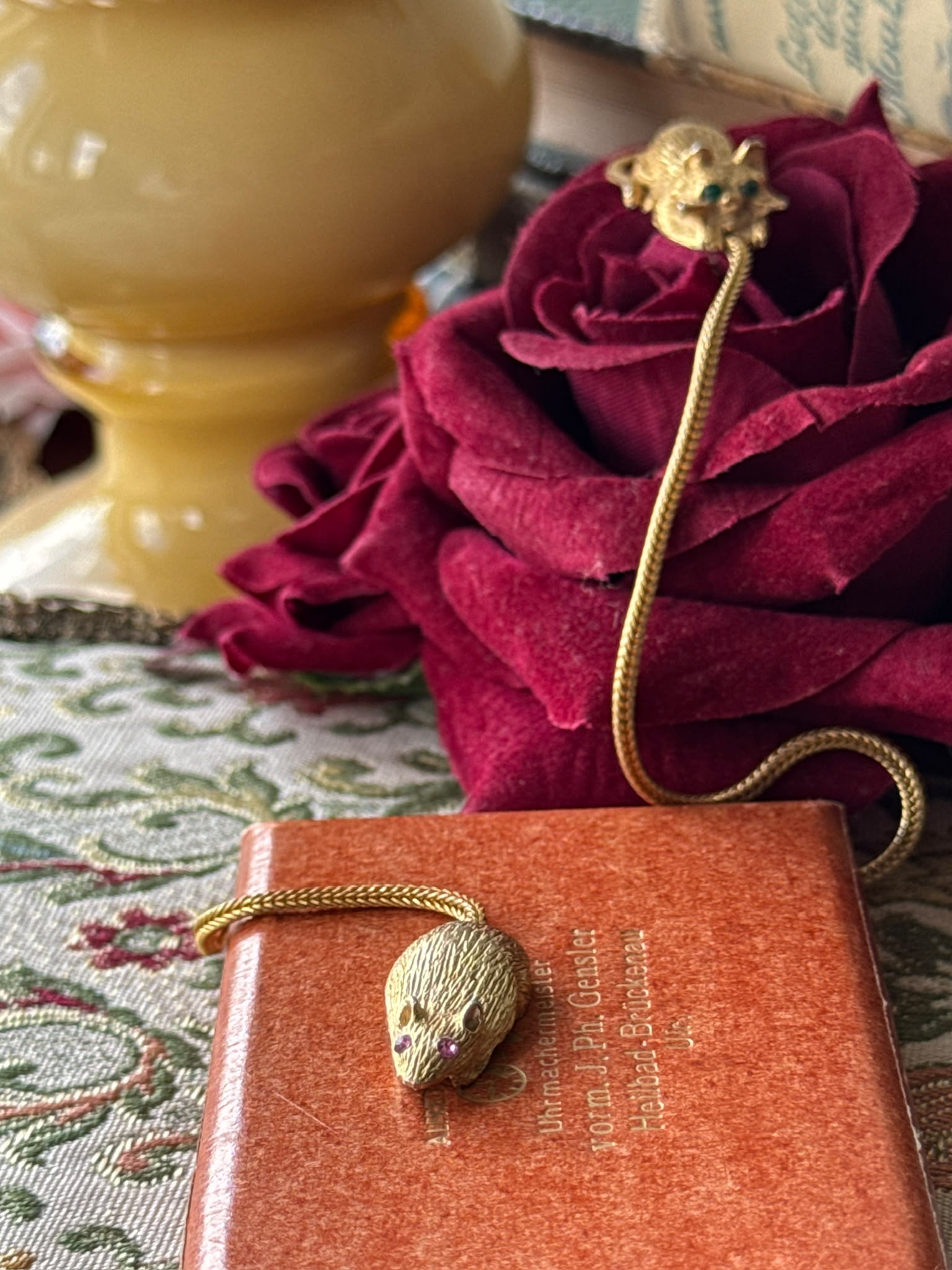 Vintage Mid-Century Cat and Mouse Golden Chain（MT2649）