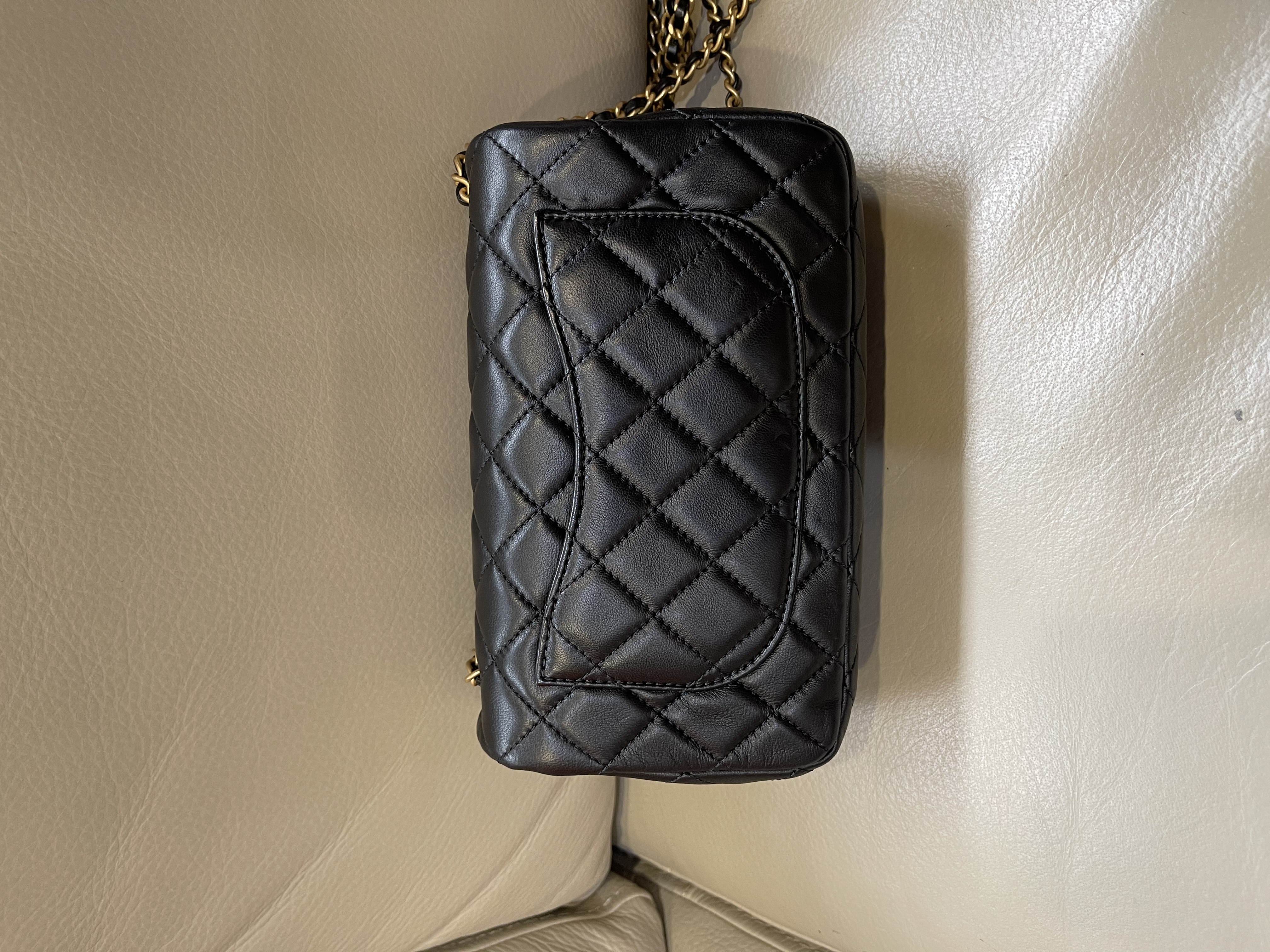 Pre-owned Chanel CF with gold ball