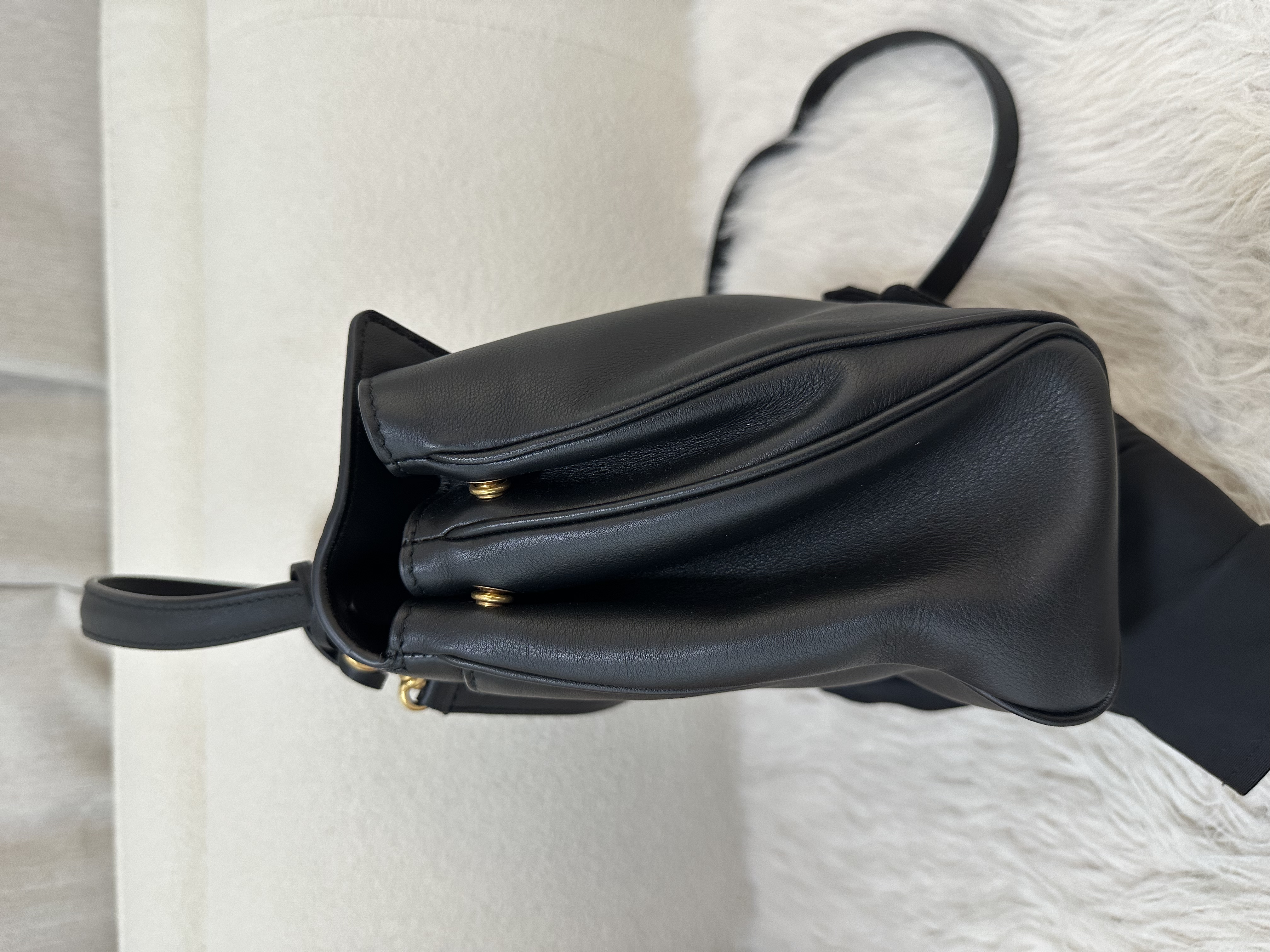 Pre-owned Balenciaga Rodeo / 26NY24