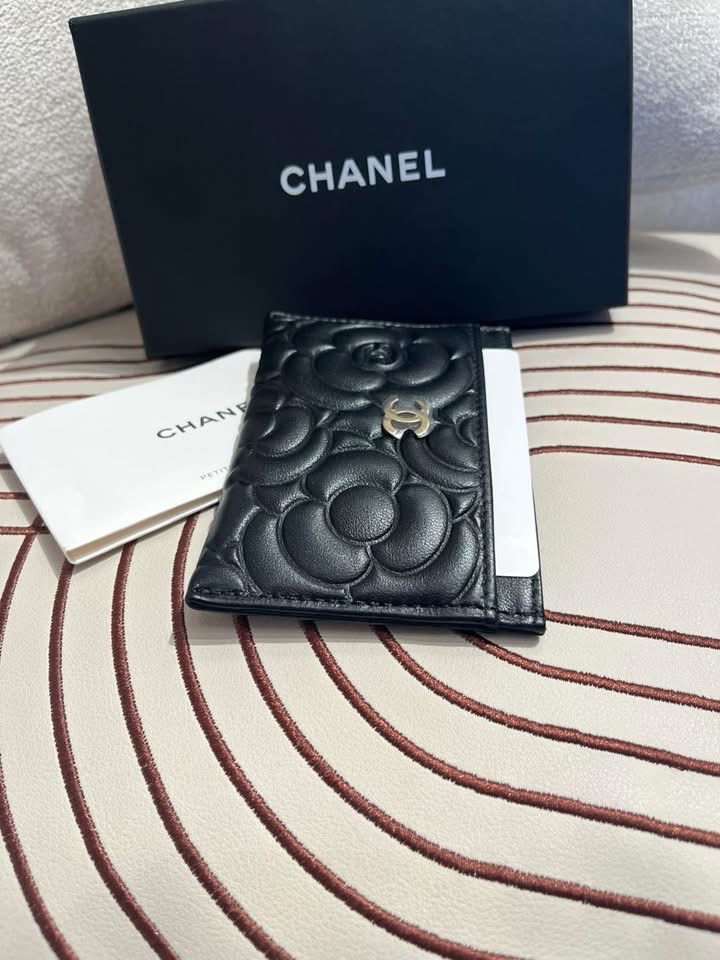 未使用品 Chanel card holder 黑色牛皮山茶花卡片套100%Authentic, Unused未使用品 ✅Card ✅dust bag ✅box 