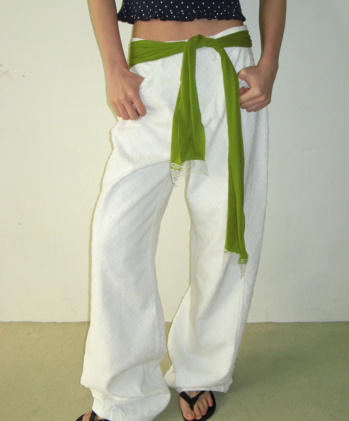 🎀Rolarola 🎀 DAMAGE CURVED WIDE PANTS WHITE 原價129000won 獨家折扣優惠 size: s/m White 28/3截單