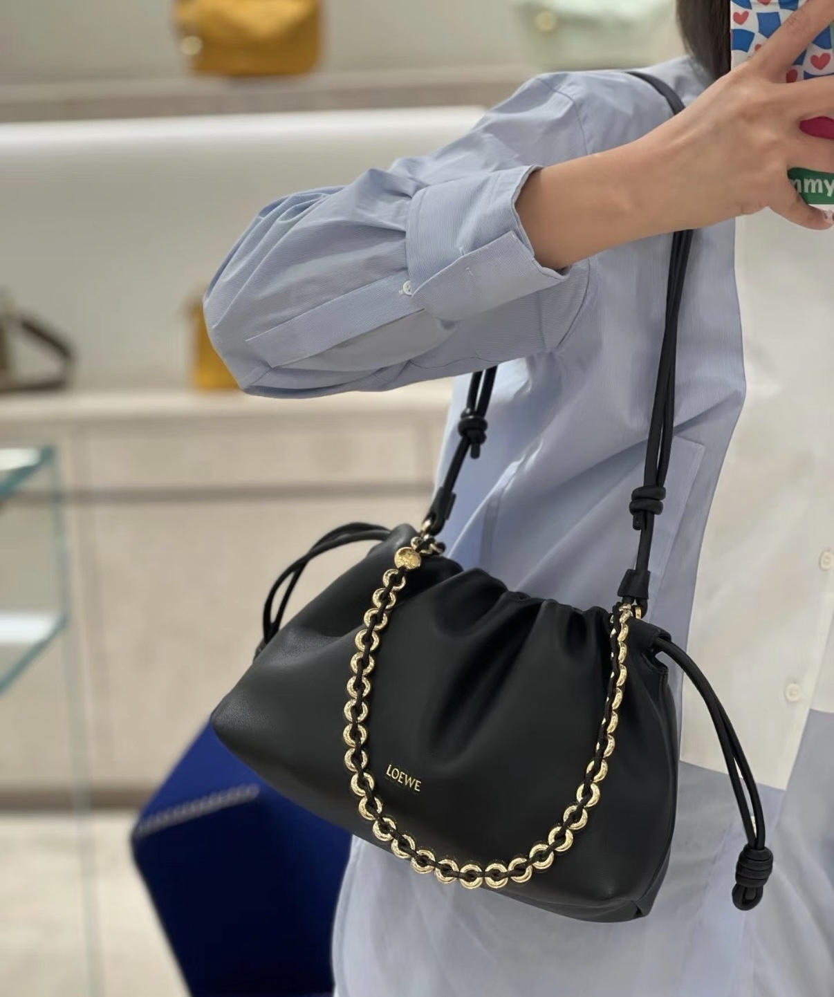 指定款式限時優惠❣️訂貨🍒Loewe medium flamenco bag  Size 30x20x11cm 另有可調節長肩帶