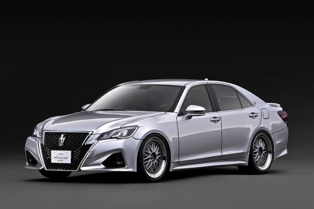 PRE-ORDER (Deposit) IG3915 Toyota Crown Athlete S (GRS214) Silver