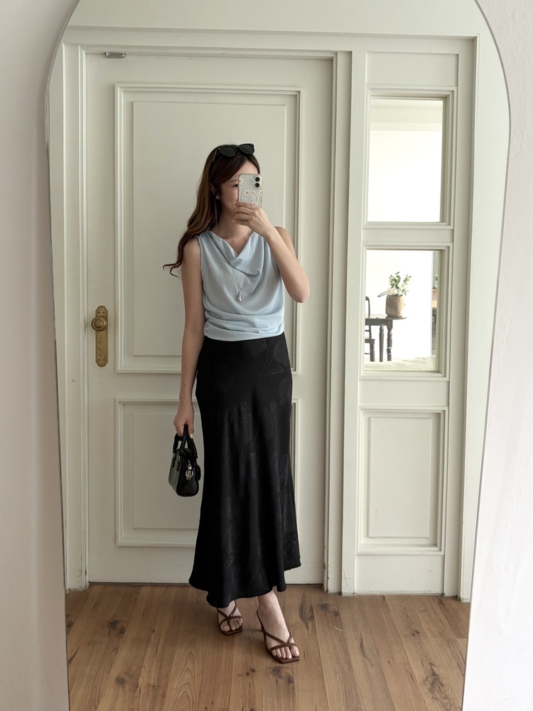 Floral Silky Skirt (Black)