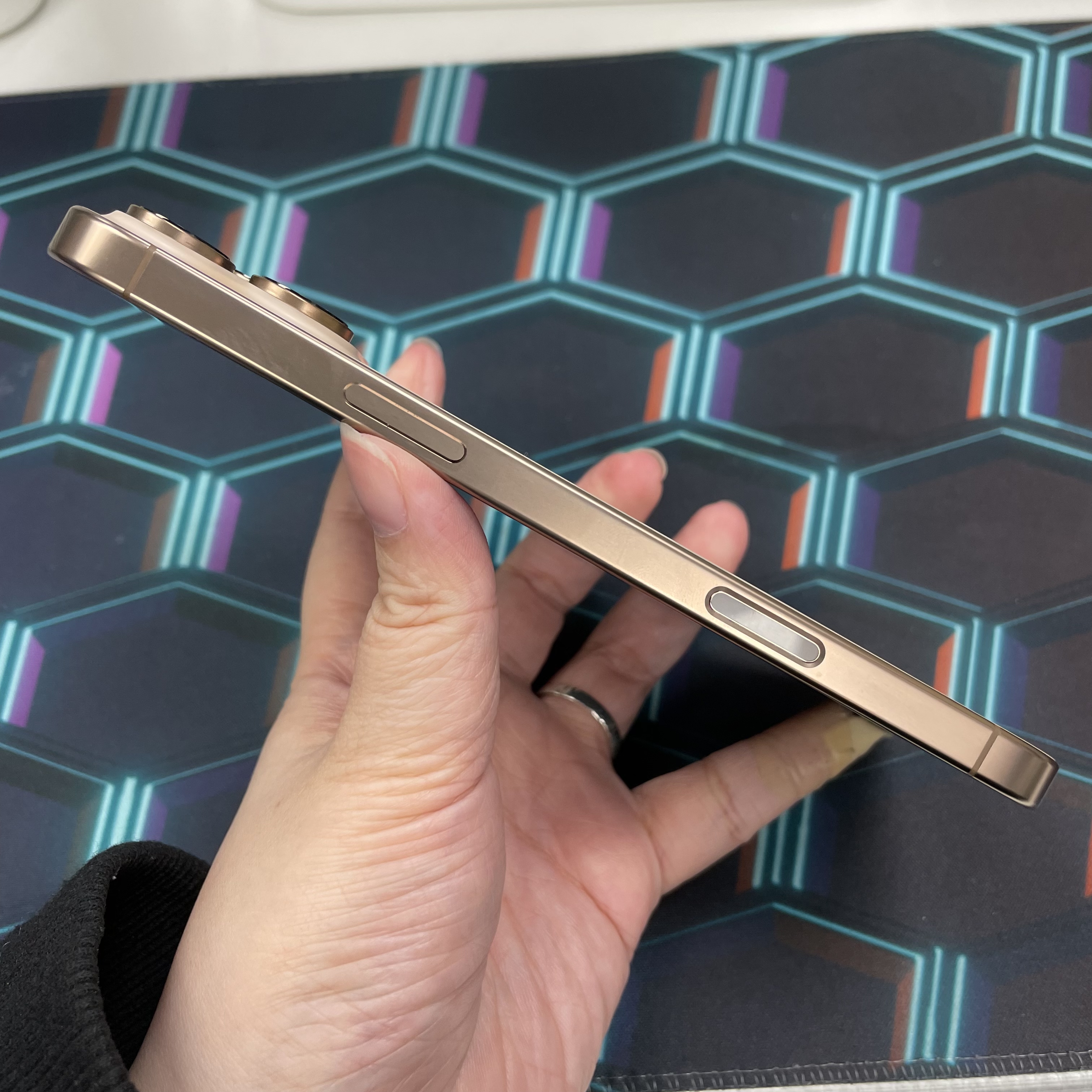 *6081 16 Promax 勁靚機 512GB 電94 沙色 gold