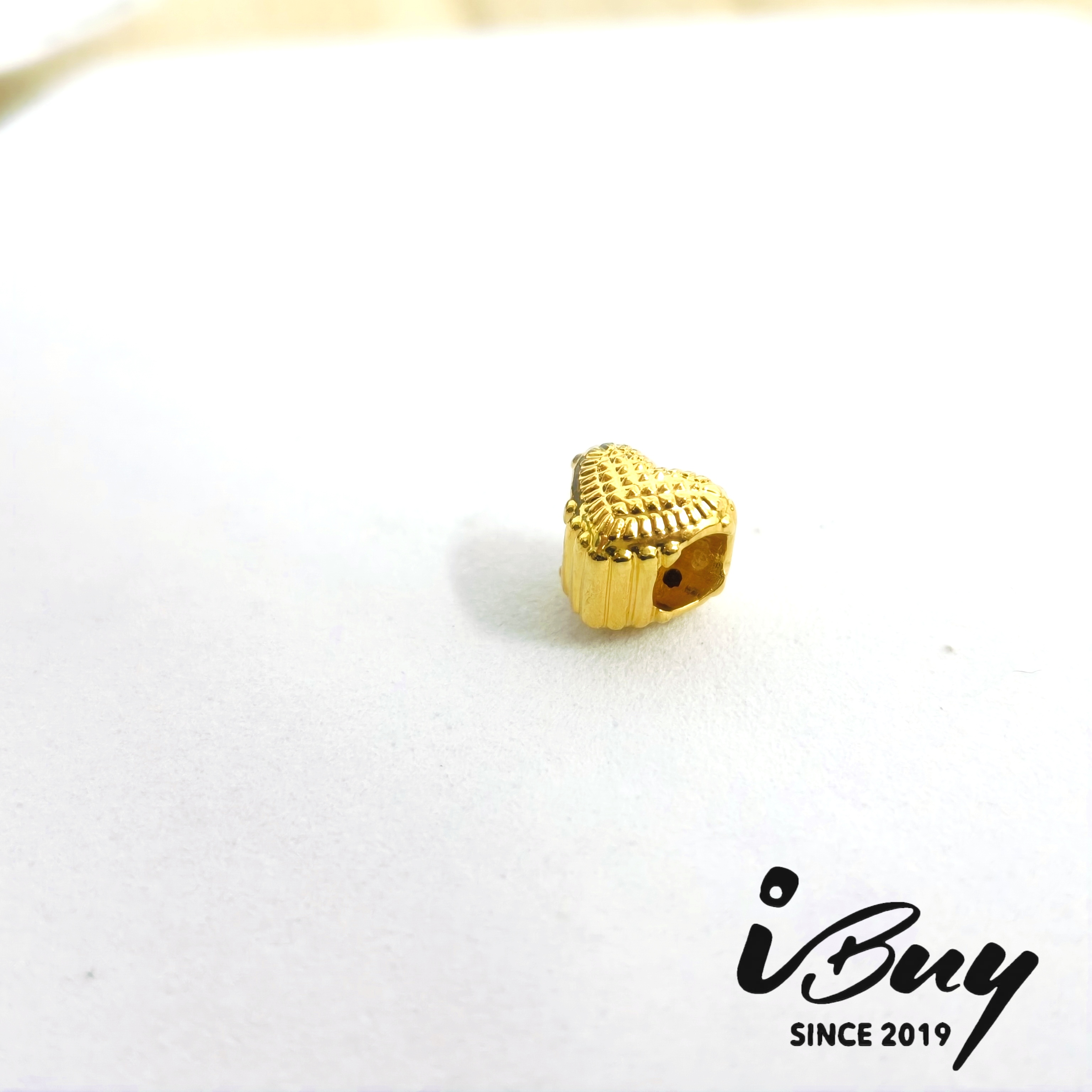 916 HARD GOLD STRAIGHT EDGE DIAMONG CUT HEART CHARM BEAD 916 硬金 直边菱格爱心串咀