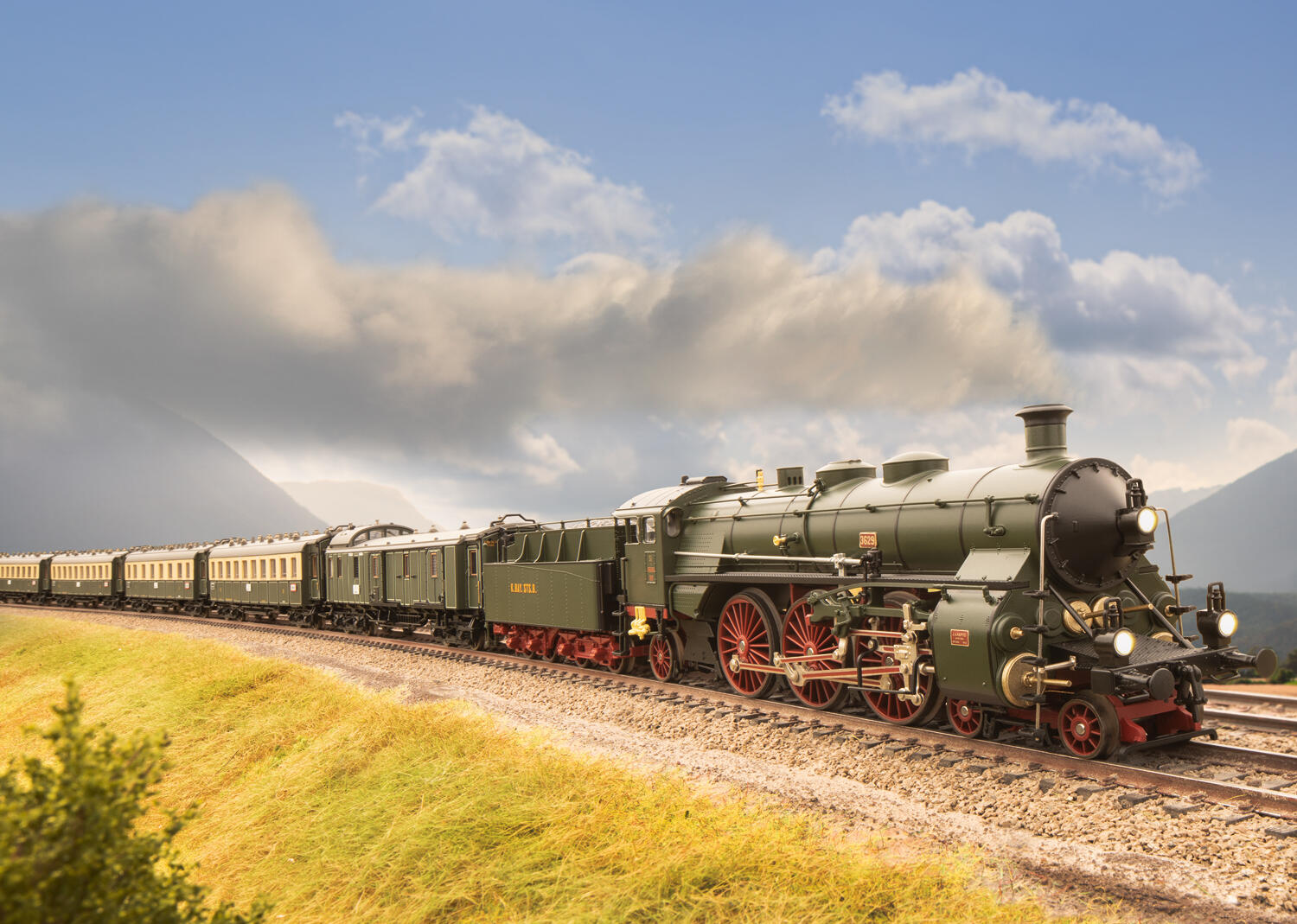 Trix DCC Sound & Smoke Bavarian Express Train Set 21360