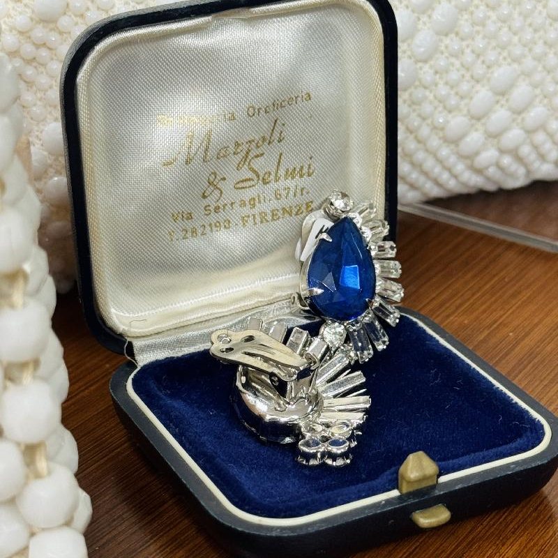 Vintage Czechoslovakian C.a.1950s Blue Glass and Rhinestone Sparkling Clip Earrings (MW267)