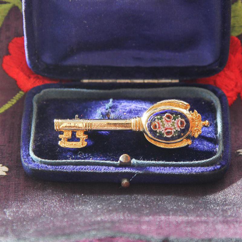 1970s New Old Stock Italian Mosaic Key-Shape Brooch -Midnight Blue (FA328)