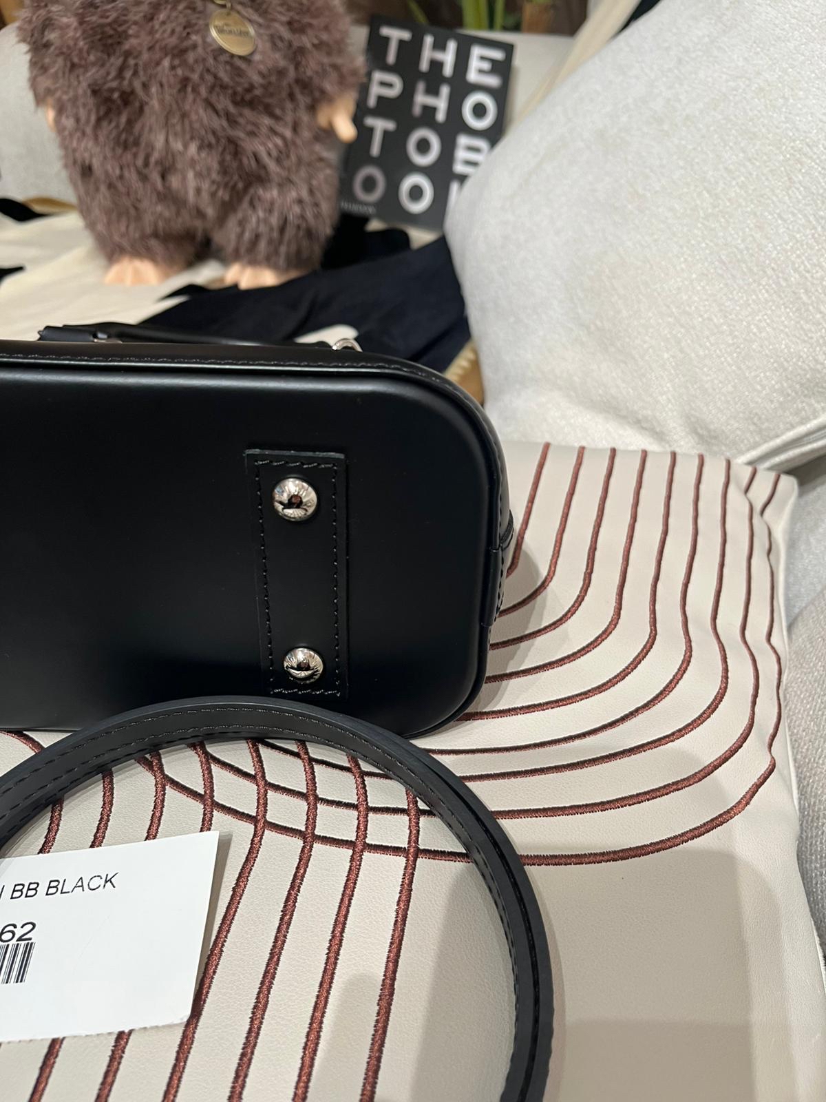 Lv Alma bb epi leather 黑色牛皮 100%Authentic ,98%new ✅key lockpad✅strap✅Dust bag 