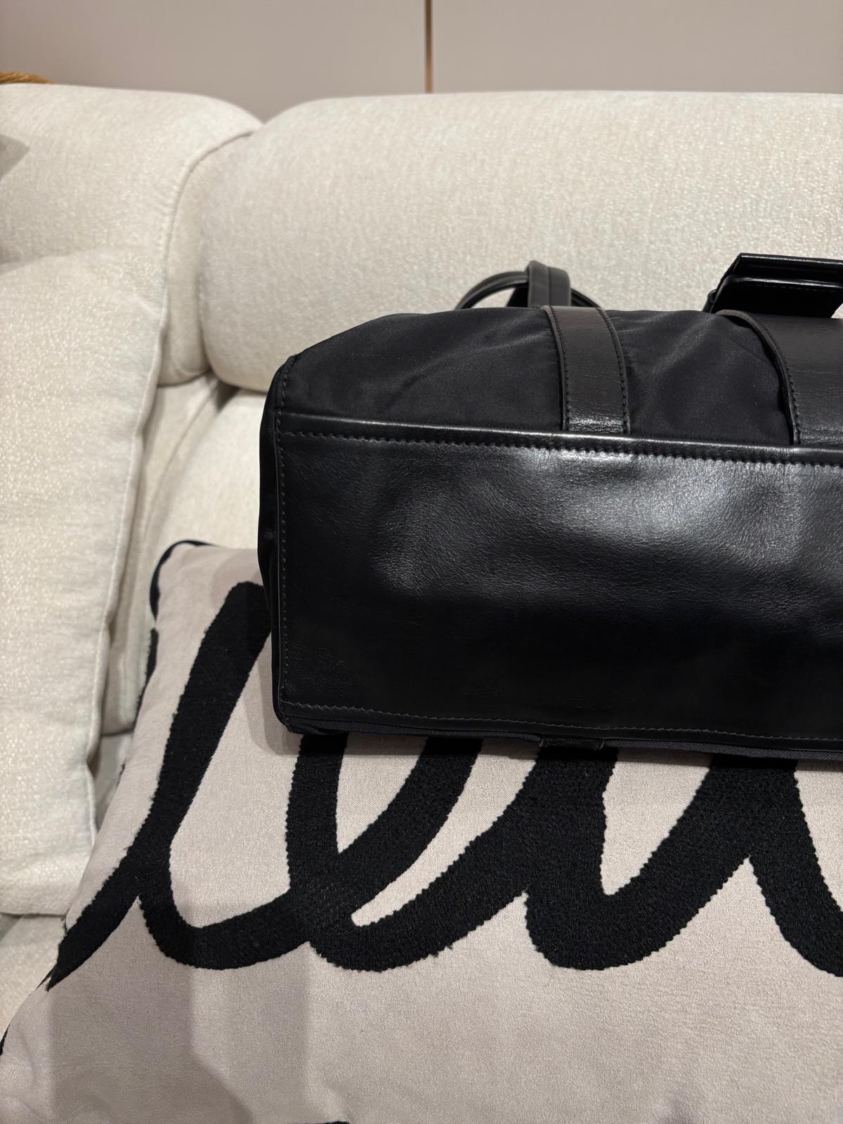 Prada nylon shoulder bag  100%Authentic,95%new 