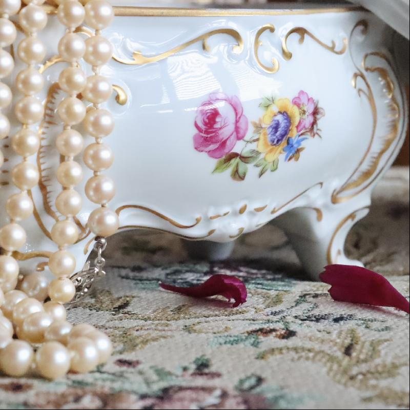 RARE! 1934-1949 Made in Germany JLMenau Graf Von Hennebert Porcelain Large Footed Trinket Box/Treasure Box(MT1705)