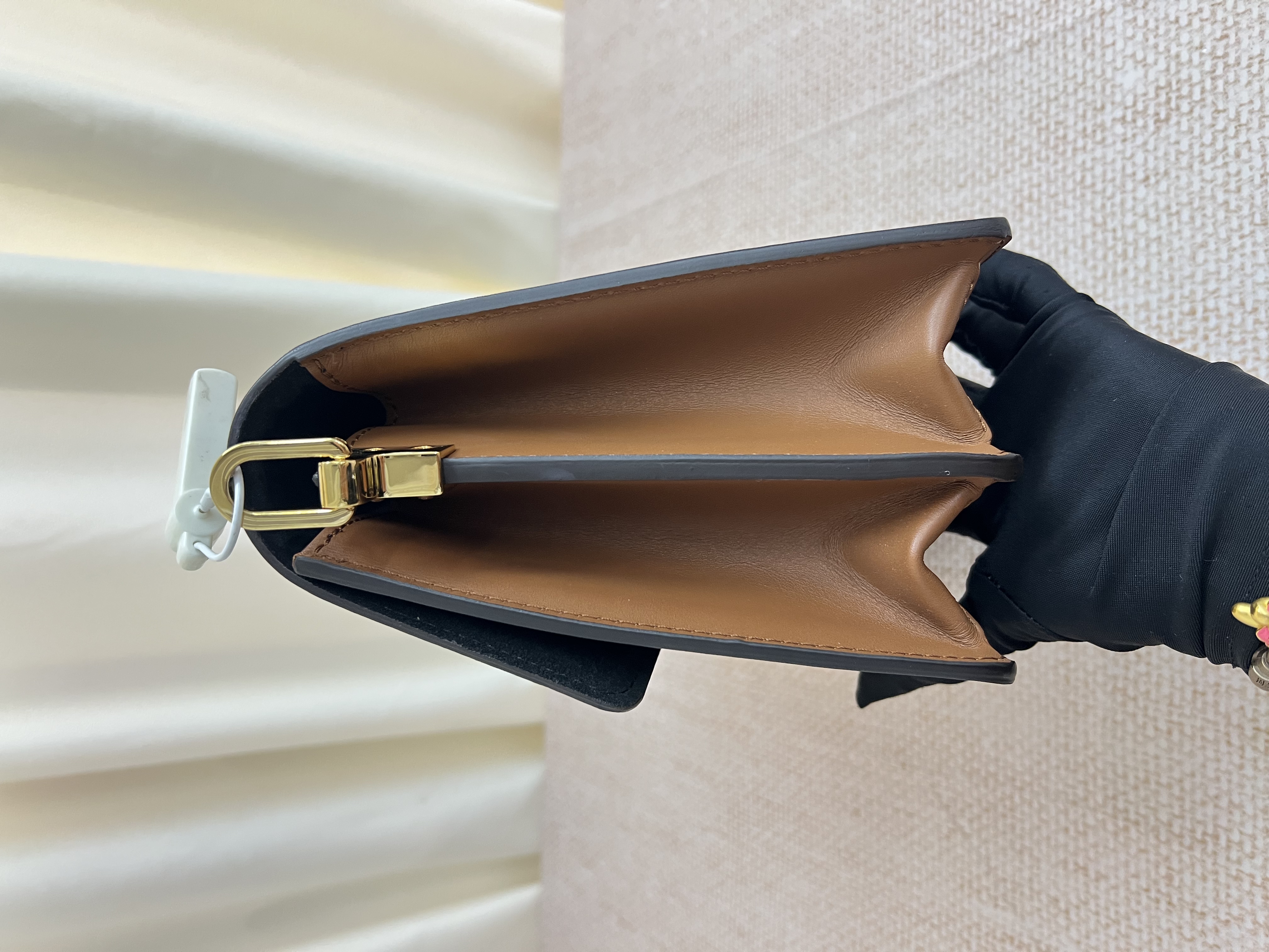 Pre-Owned Louis Vuitton Monogram Reverse Dauphine MM / Product Code: 25121609