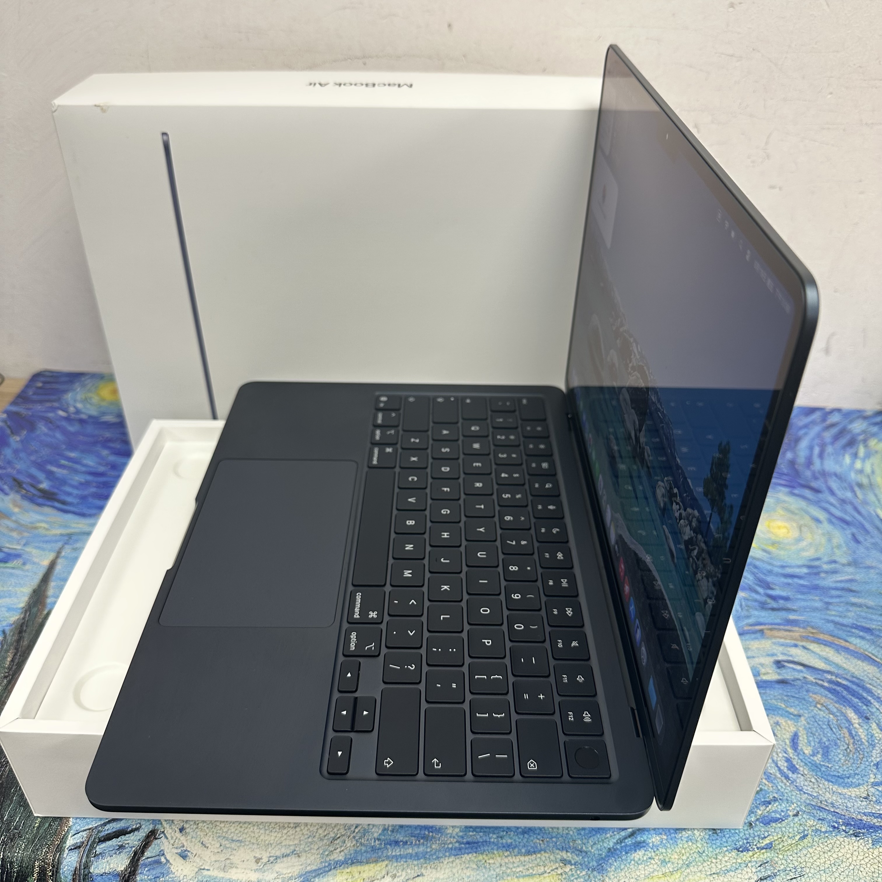 #5981 APPLE  MacBook Air M5 2026 M5 CPU/ 16GB Ram/512GB SSD/10核心GPU/Liquid Retina Mon/13吋/藍色/Gaming Laptop / Notebook / 超強續航能力/ 原廠保養/ 文書機 / 畫圖 / 剪片 / Movie / Netflix / 香港行貨✨