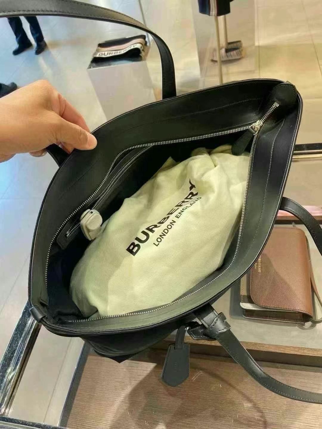 Burberry黑色Totebag