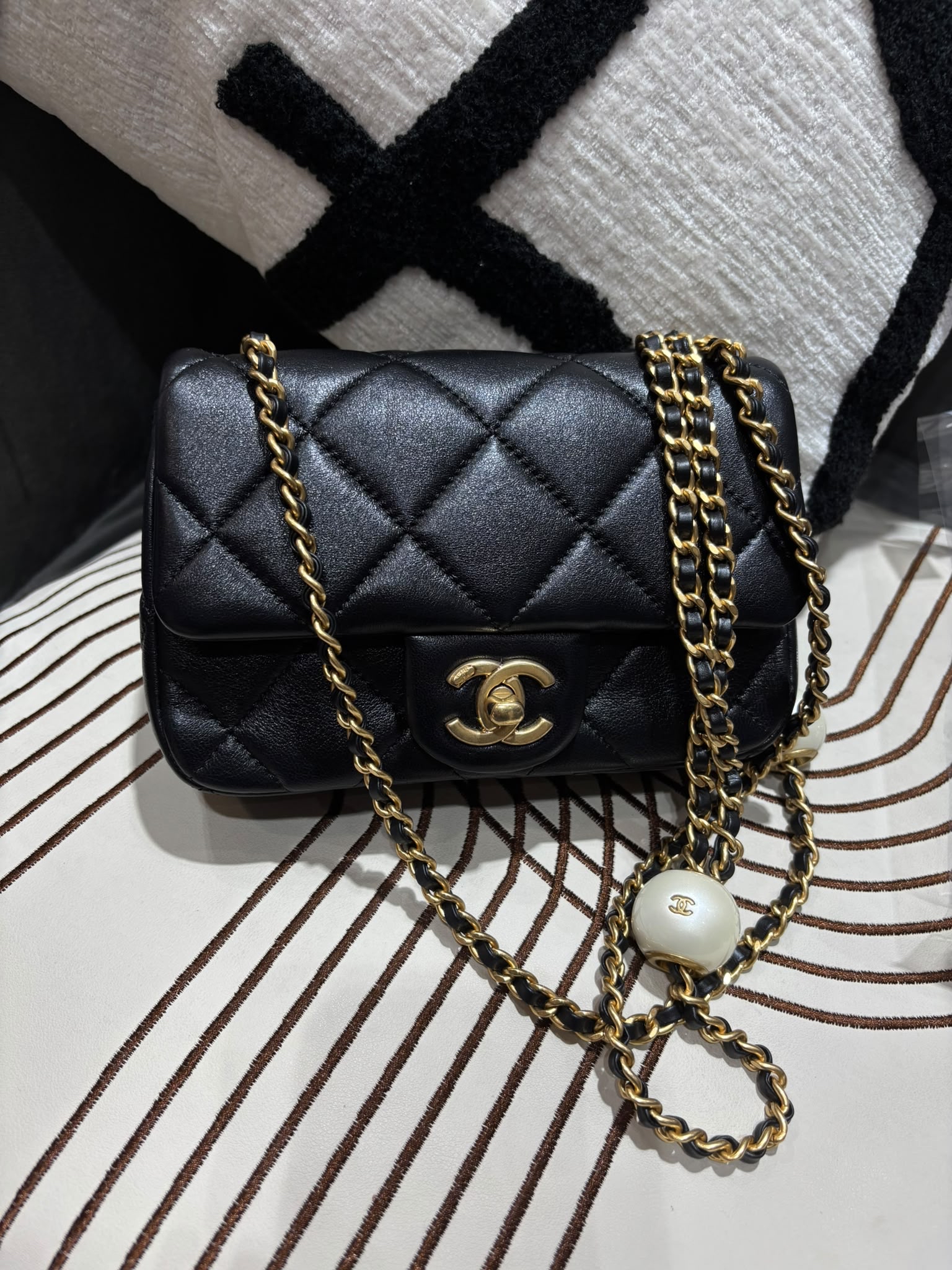 未使用品Chanel Mini Flap with Adjustable Pearls Chain 24S 雙球珍珠調節球 AS4868, 100%Authentic,Unused ✅晶片✅Dust bag✅Box