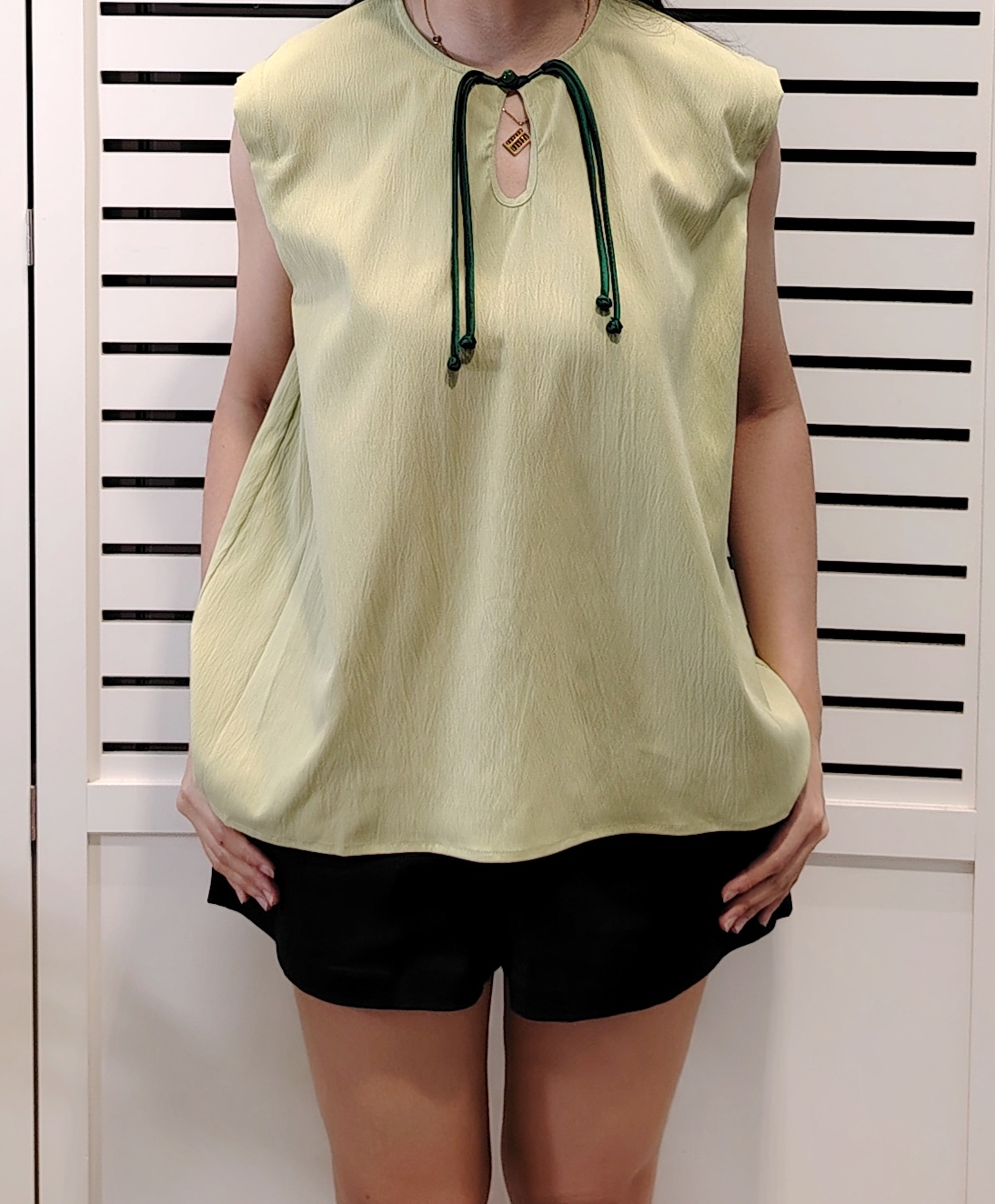 25023 Cny Style Sleeve Less Blouse