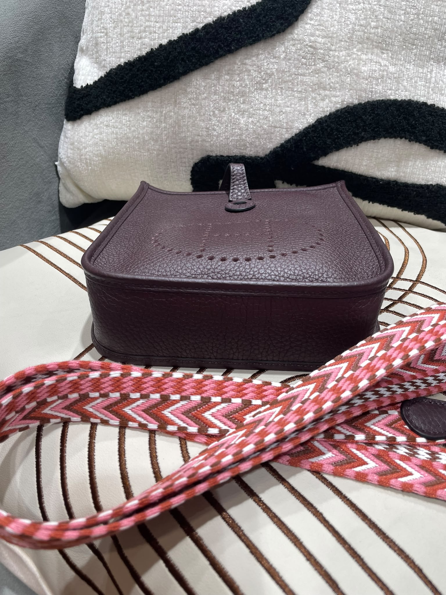 Hermes Mini Evelyne Stamp U 馬鞍紅編織帶 100%Authentic, 98%New ✅收據副本✅Dust bag 