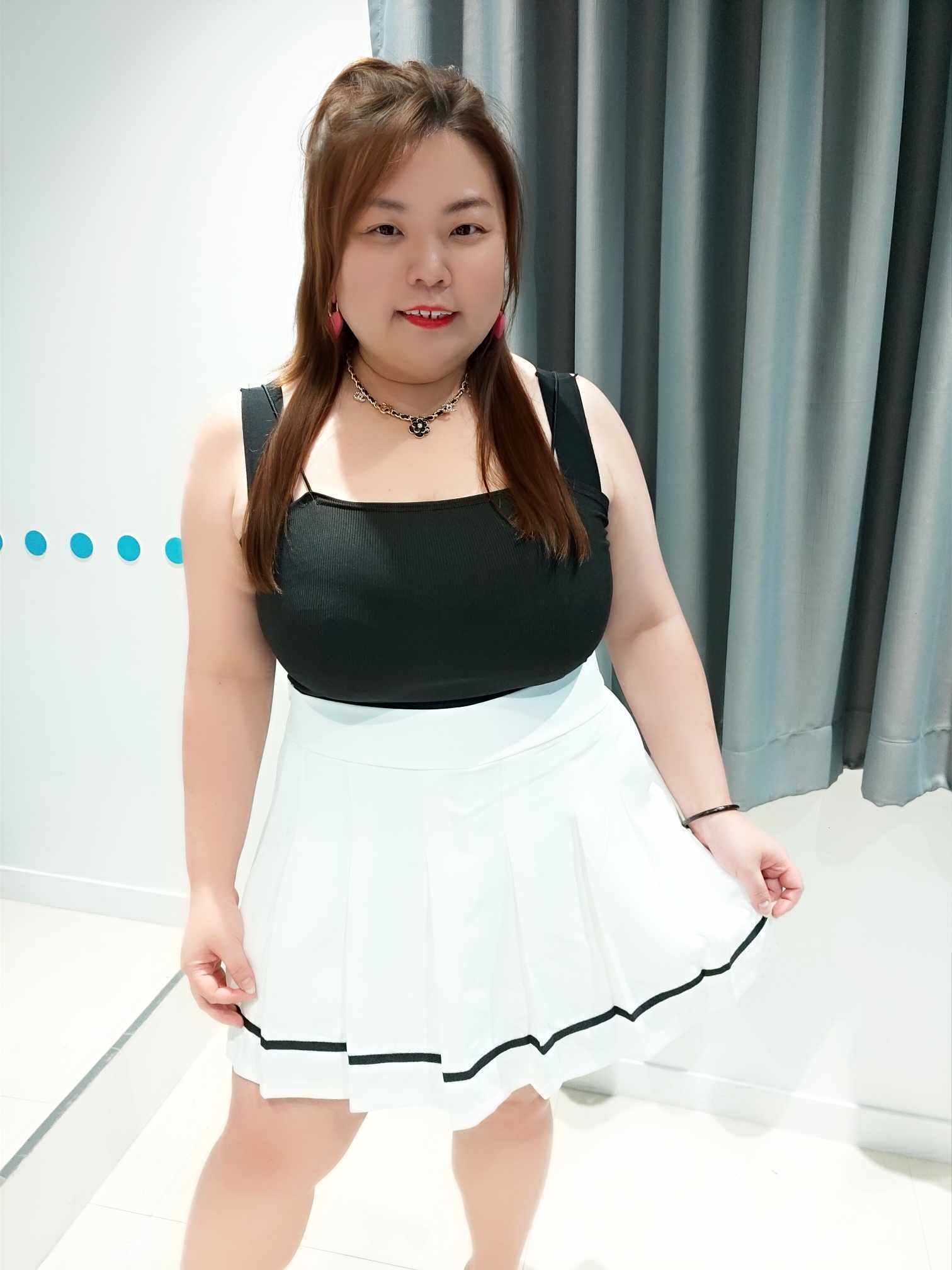 DSB04 裙摆拼线条百褶裤裙