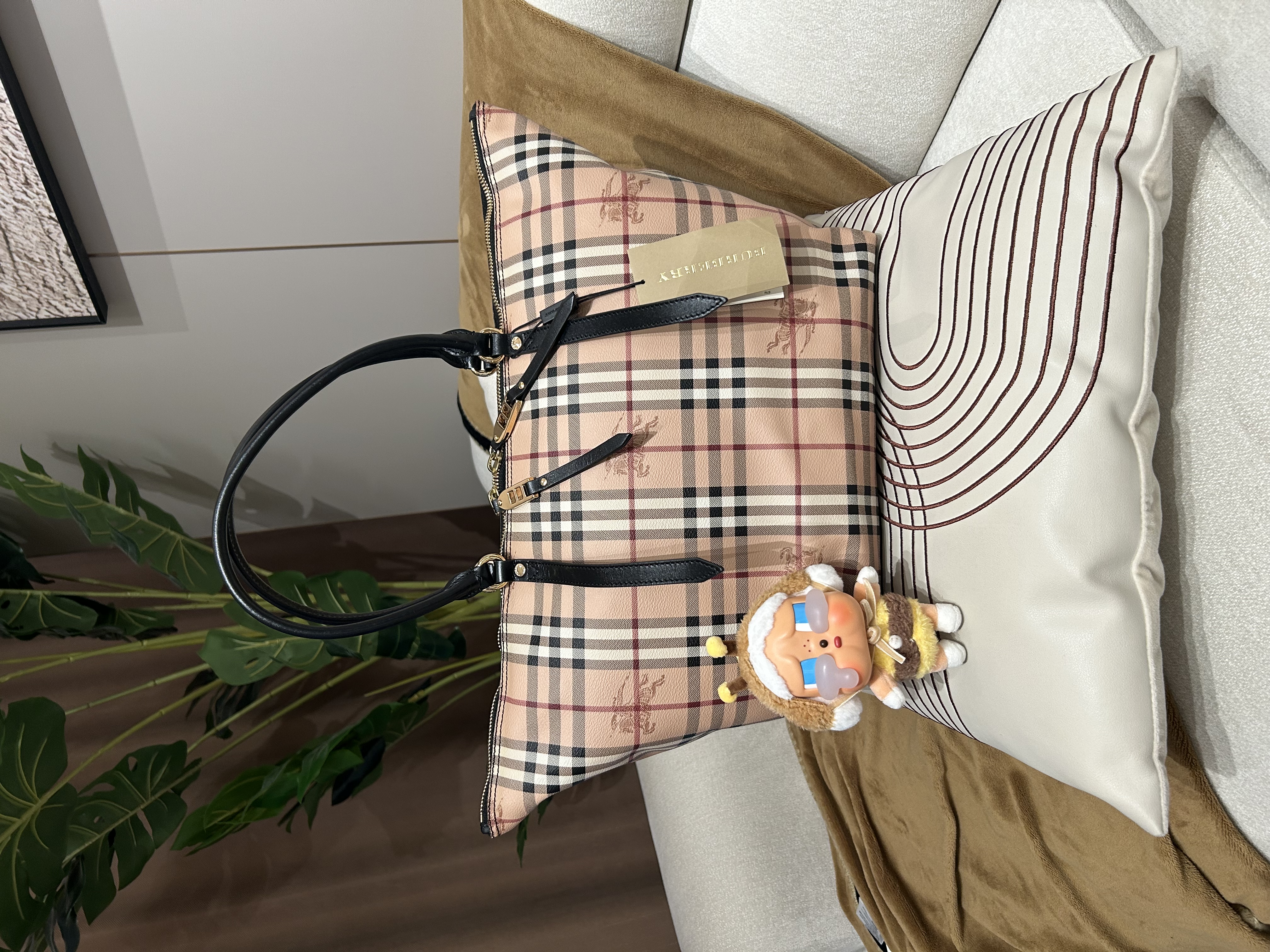 Burberry Tote Bag 100%Authentic, Unused ✅Tag✅Dust bag