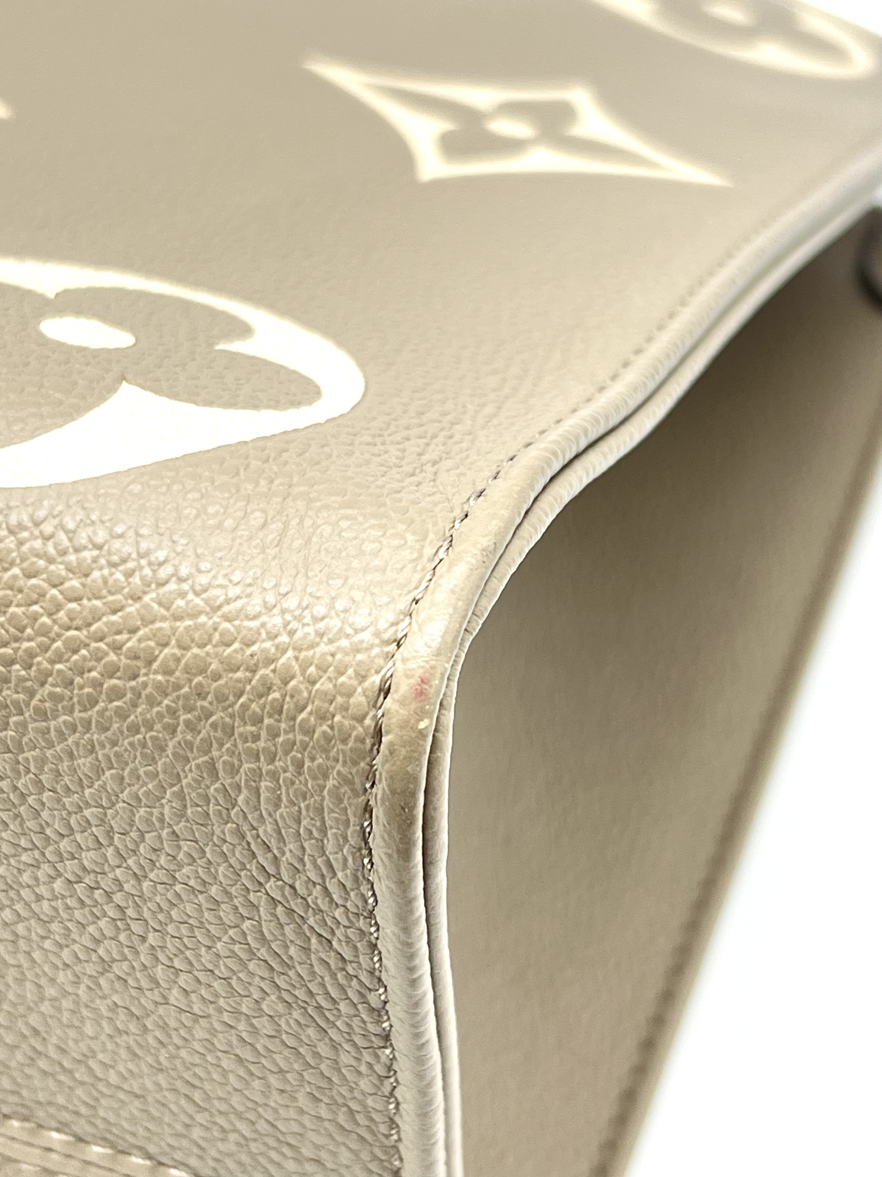 Pre-Owned LV OnTheGo MM / Product Code: 26050701