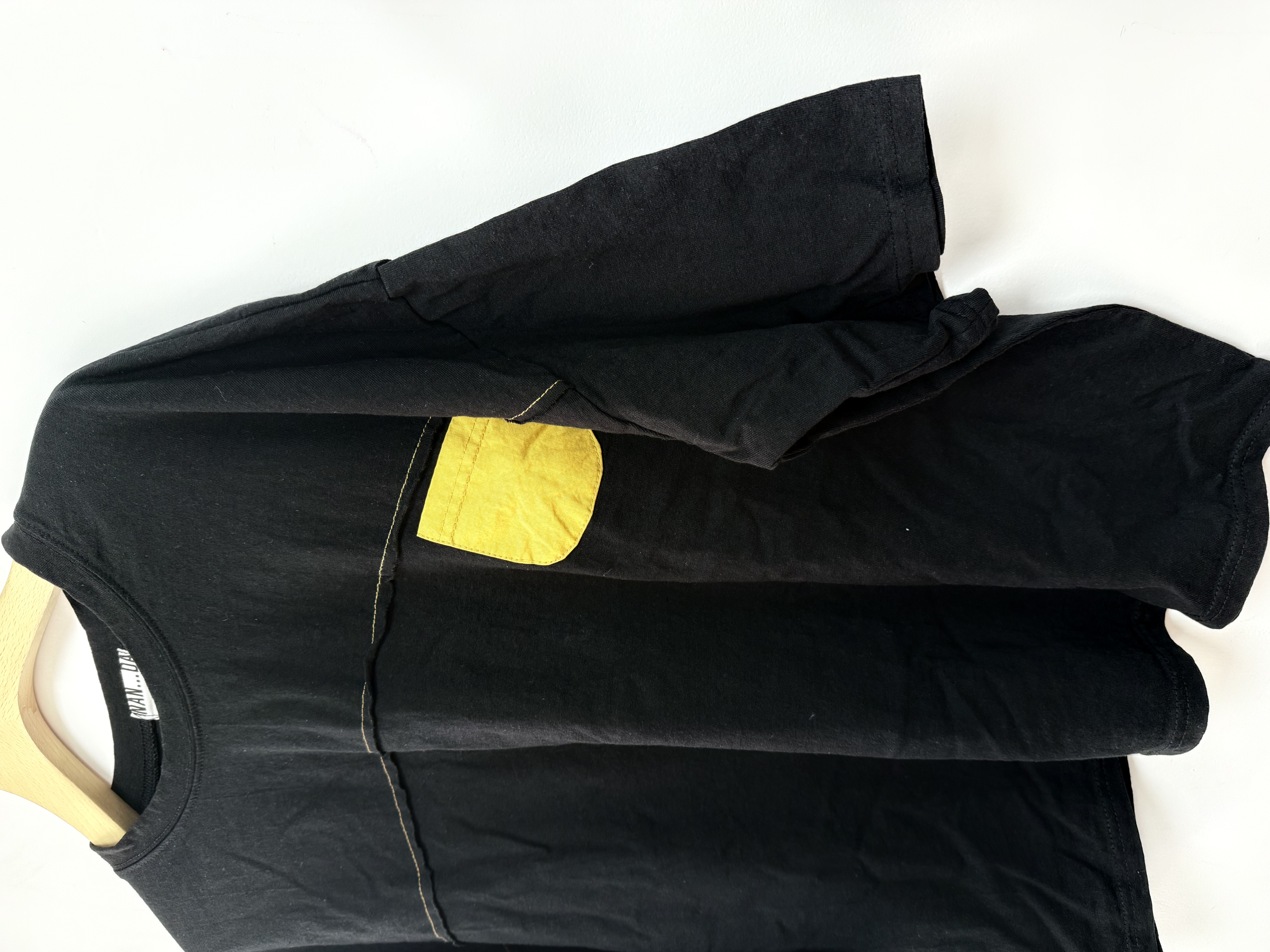 NA OX 小黃袋黑tee