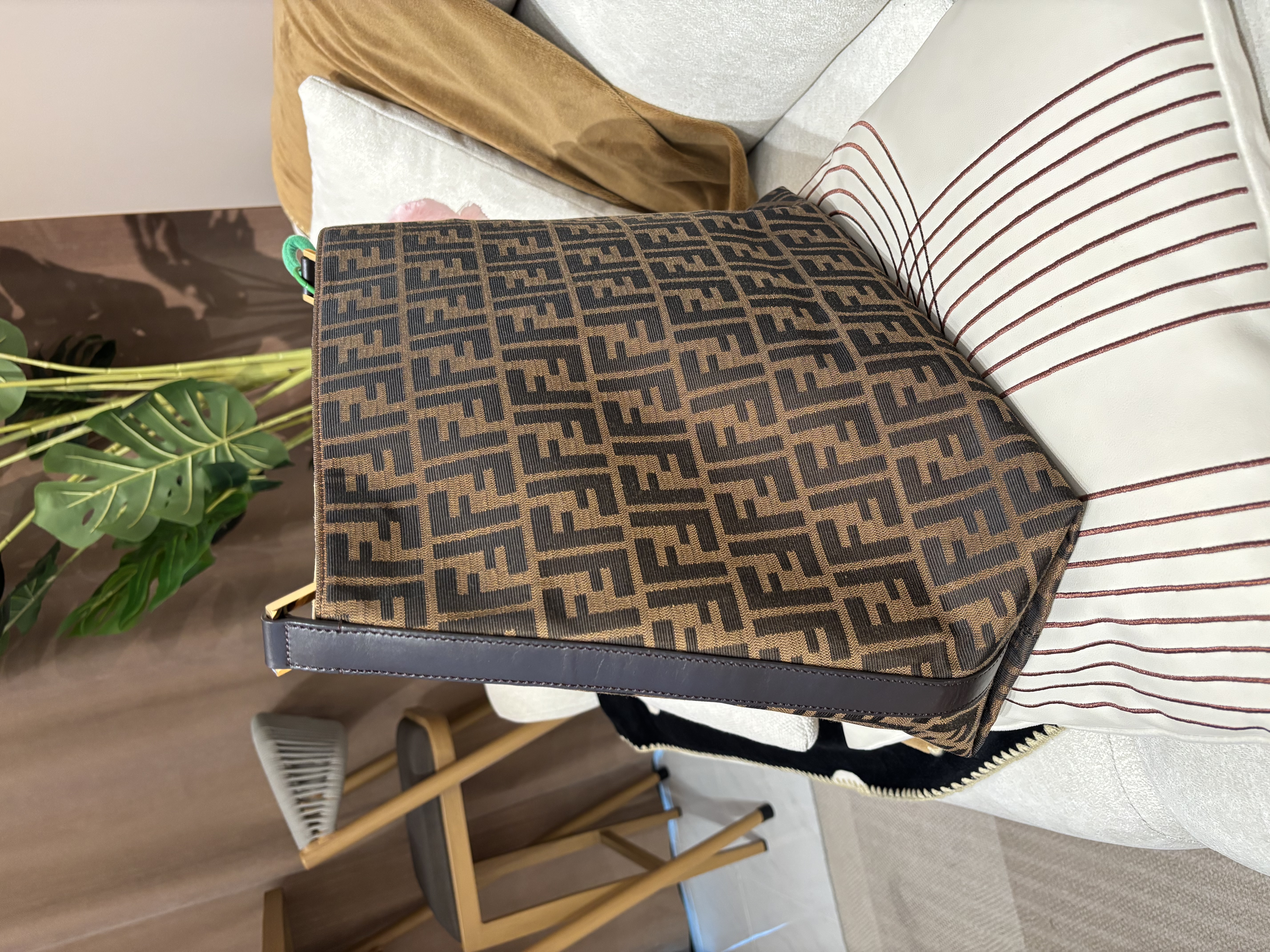 Fendi hobo shoulder bag 100%Authentic,98%new ✅dust bag  