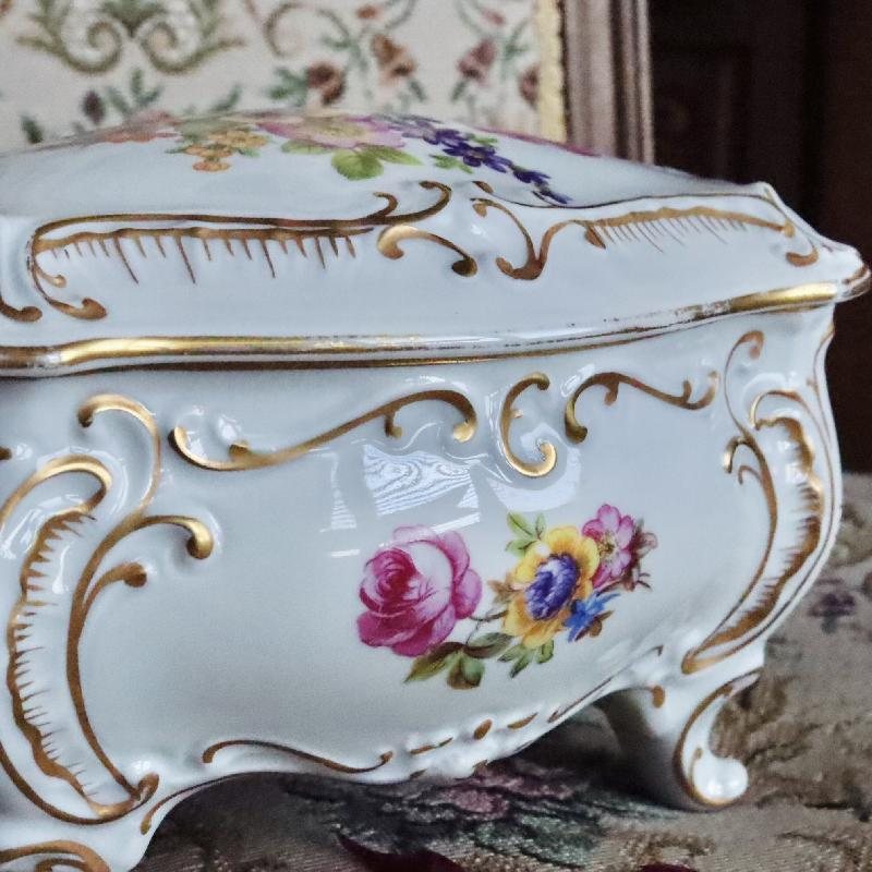 RARE! 1934-1949 Made in Germany JLMenau Graf Von Hennebert Porcelain Large Footed Trinket Box/Treasure Box(MT1705)