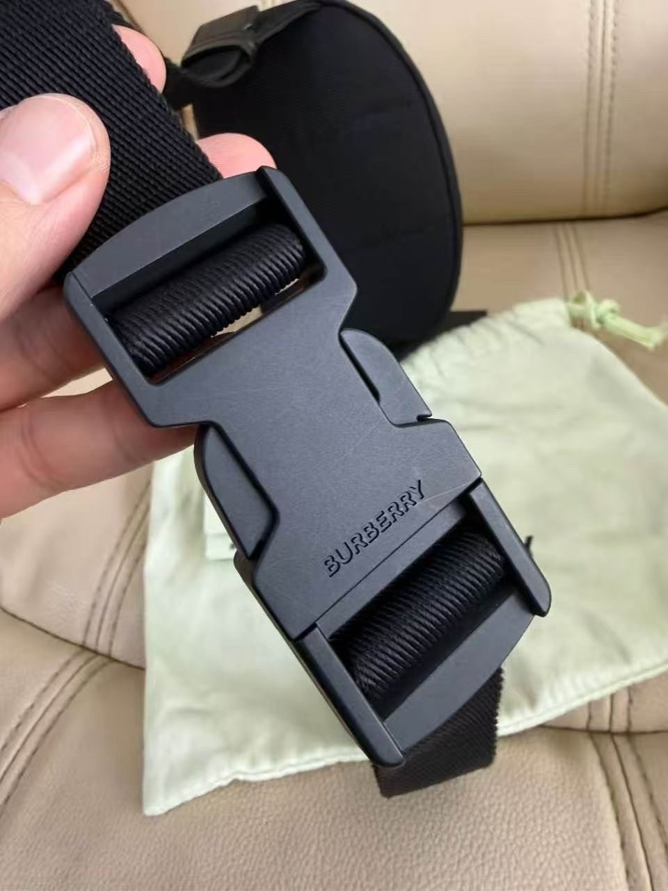 【預訂貨品】Burberry 男士尼龍腰包