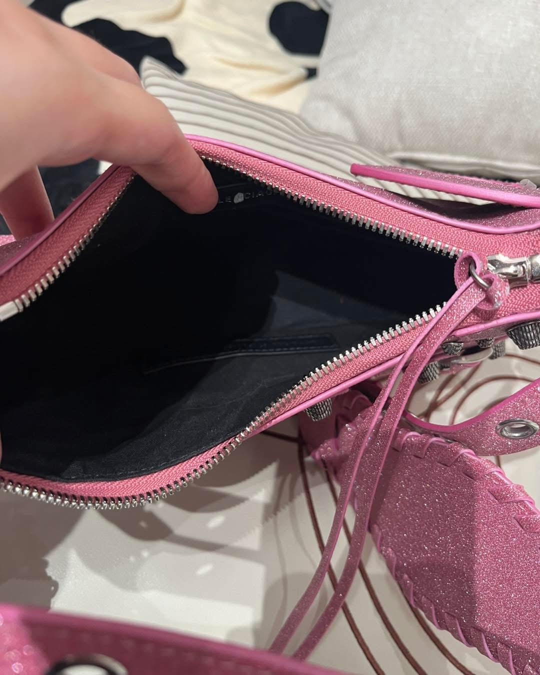 Balenciaga le cagole xs Crossbody Bag 100%Authentic,90%new