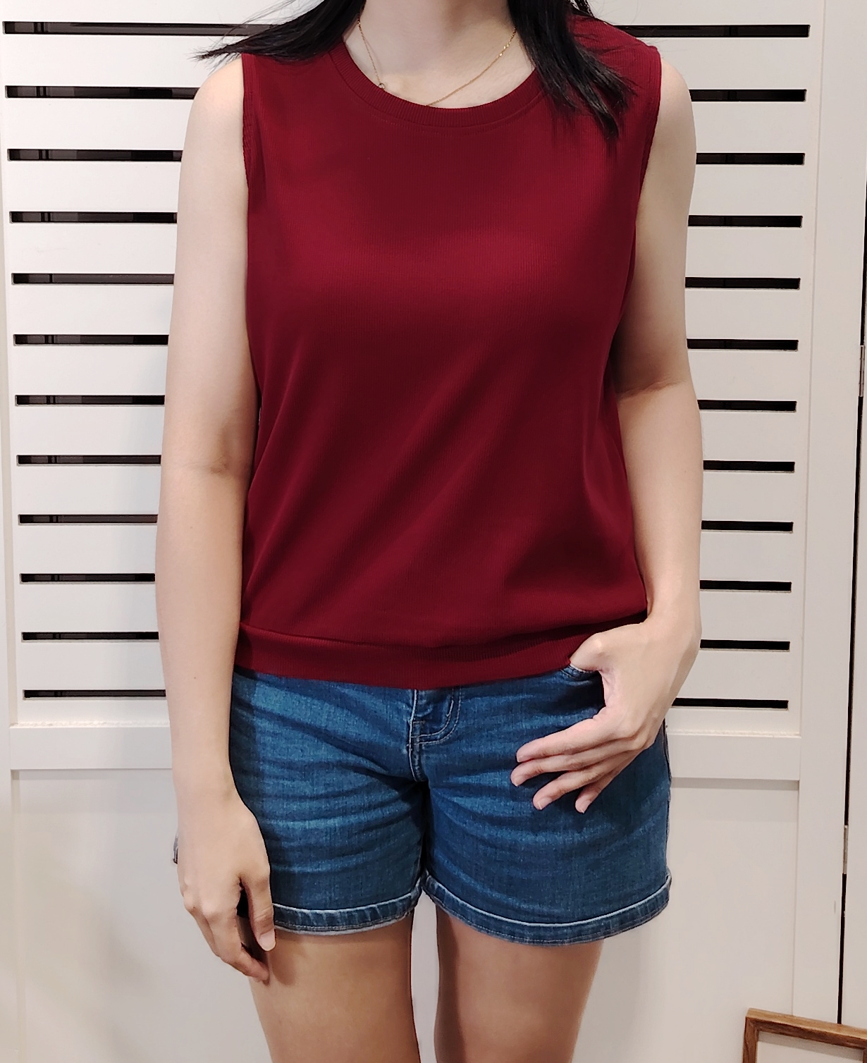 A25001 Woven Sleeve Less Tee