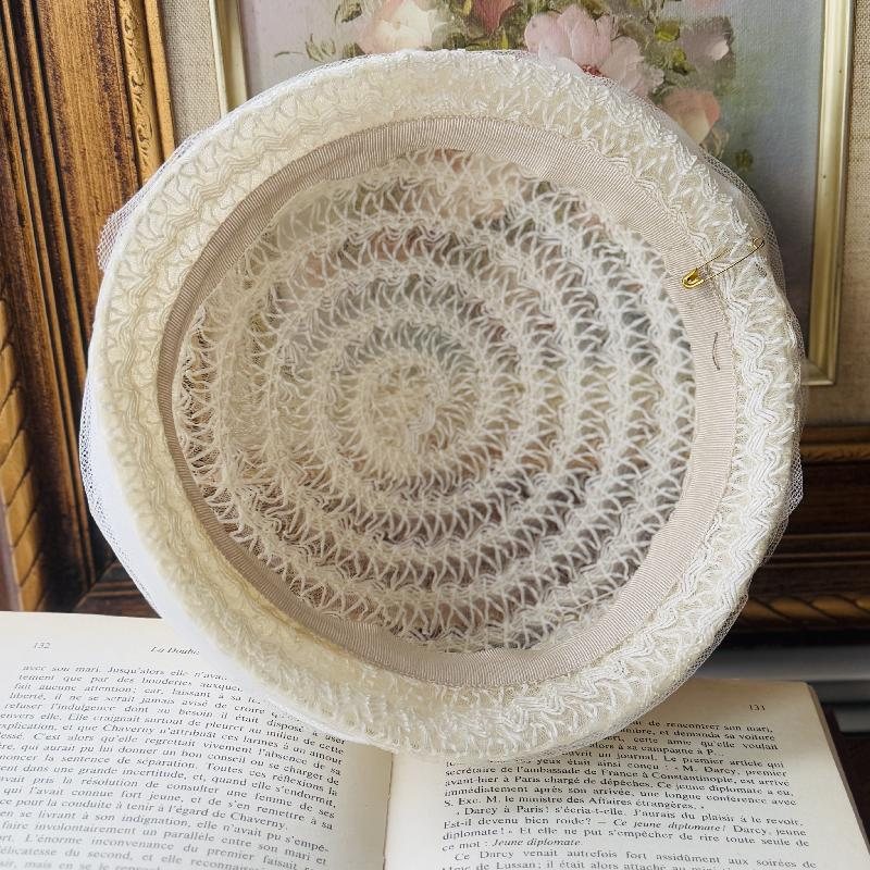 Vintage C.a. 1950s Summer Straw White Pillbox / 1950s Hat (MT964