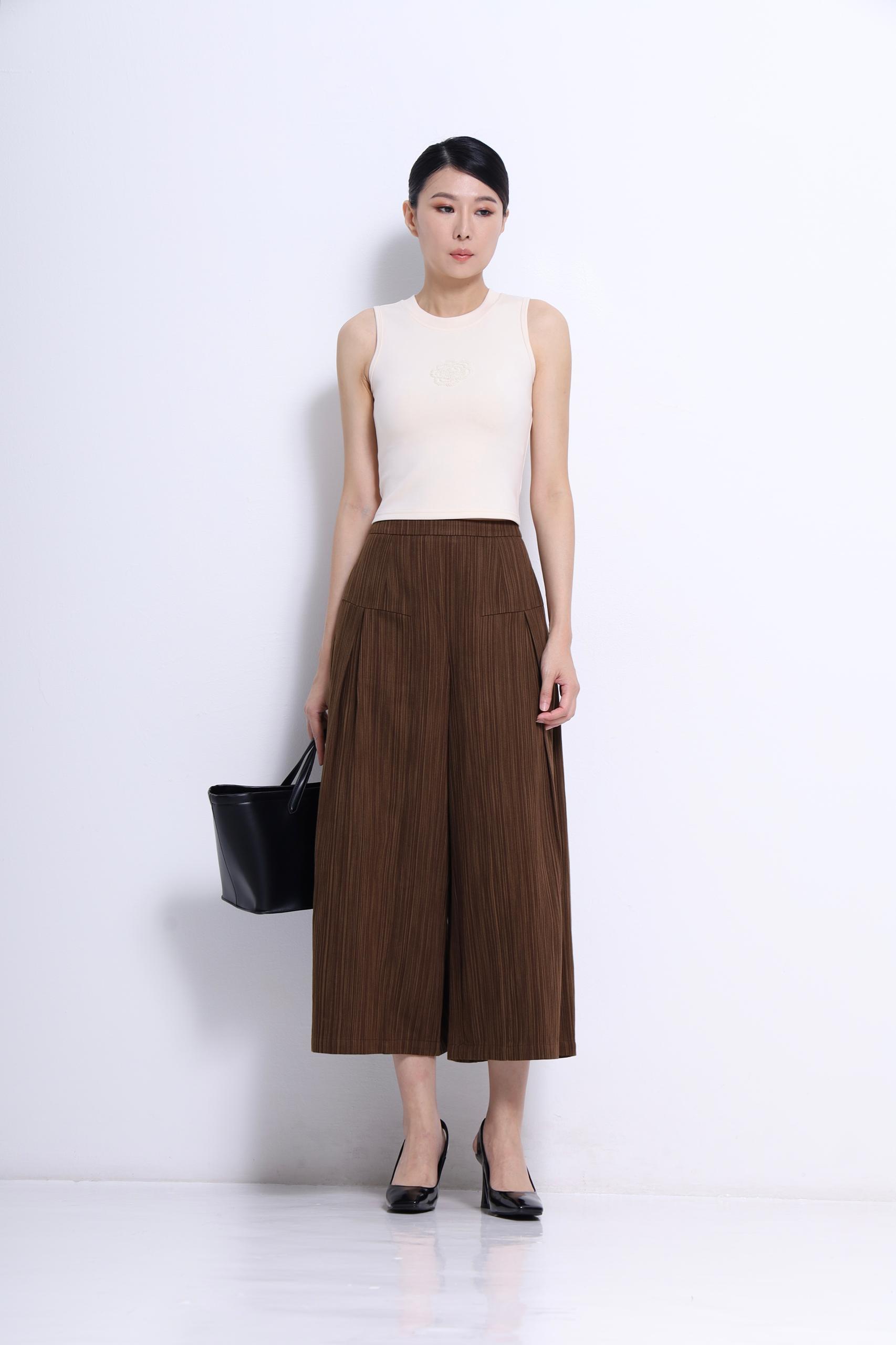 CB2699 Rosette Muse Crop Top
