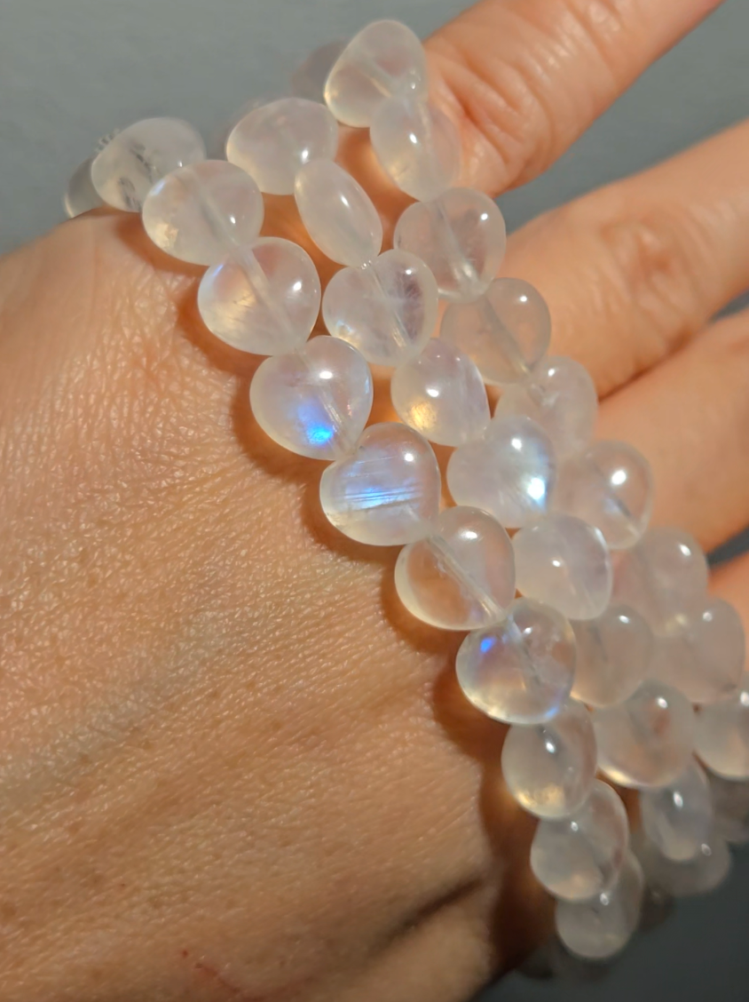 High-grade 9mm blue flash moonstone heart bracelets - JW100