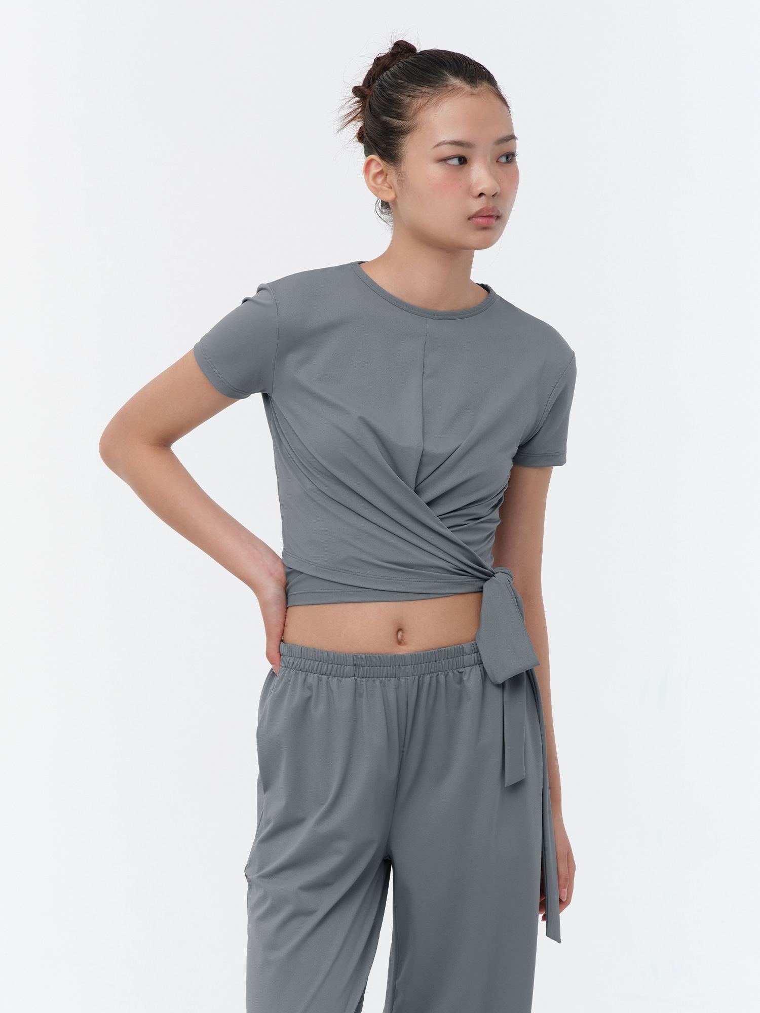預購_Twist Strap Short Sleeve T-shirt by Conch
