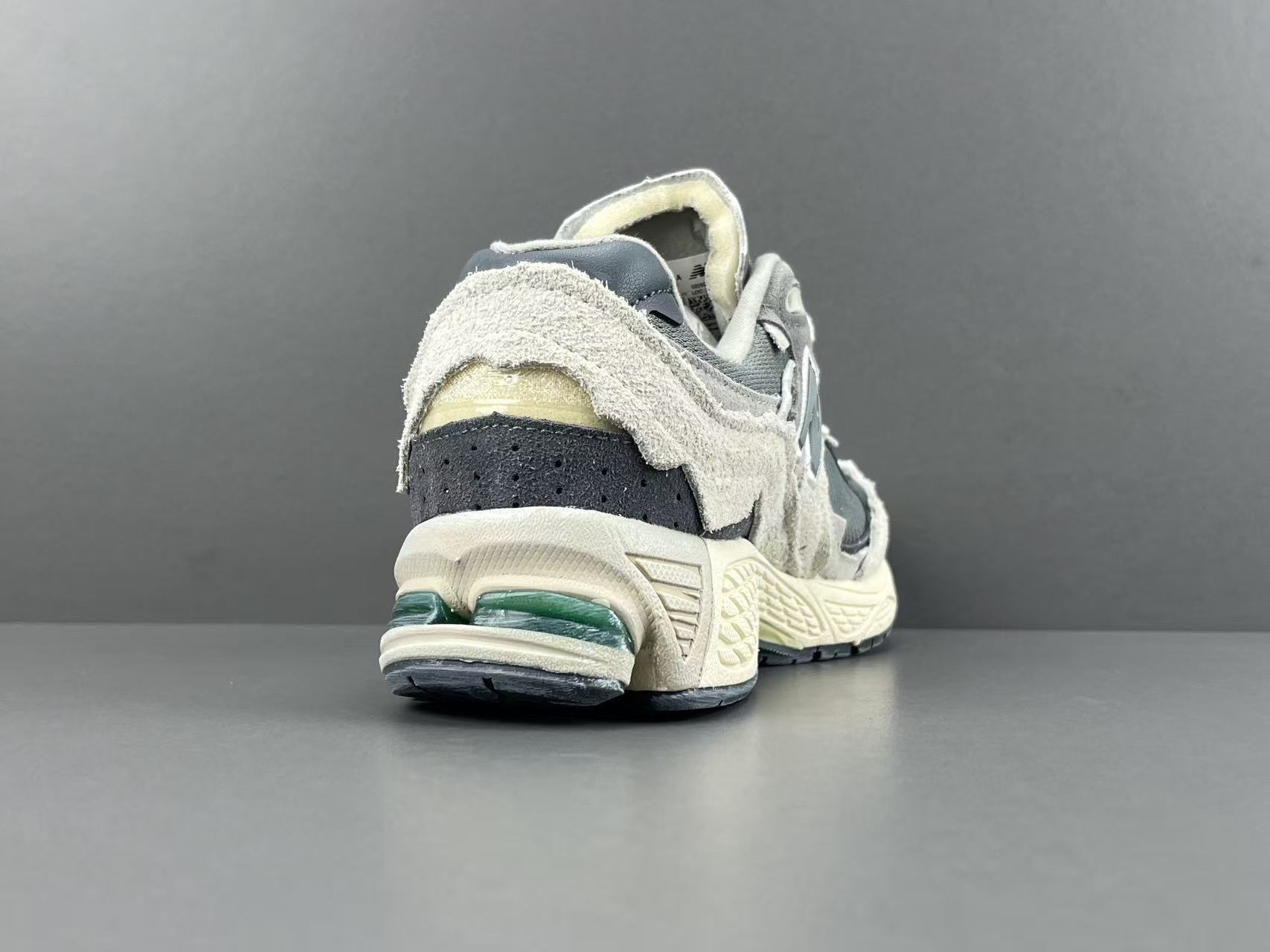 New Balance 2002R ML2002RDA