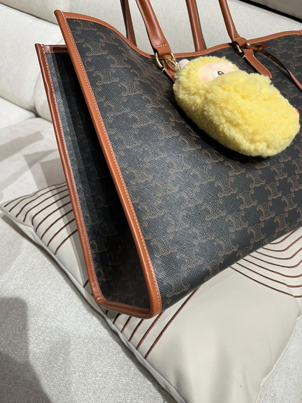 Celine horizontal cabas Triomphe Canvas Tan 100%Authentic, 98%New 