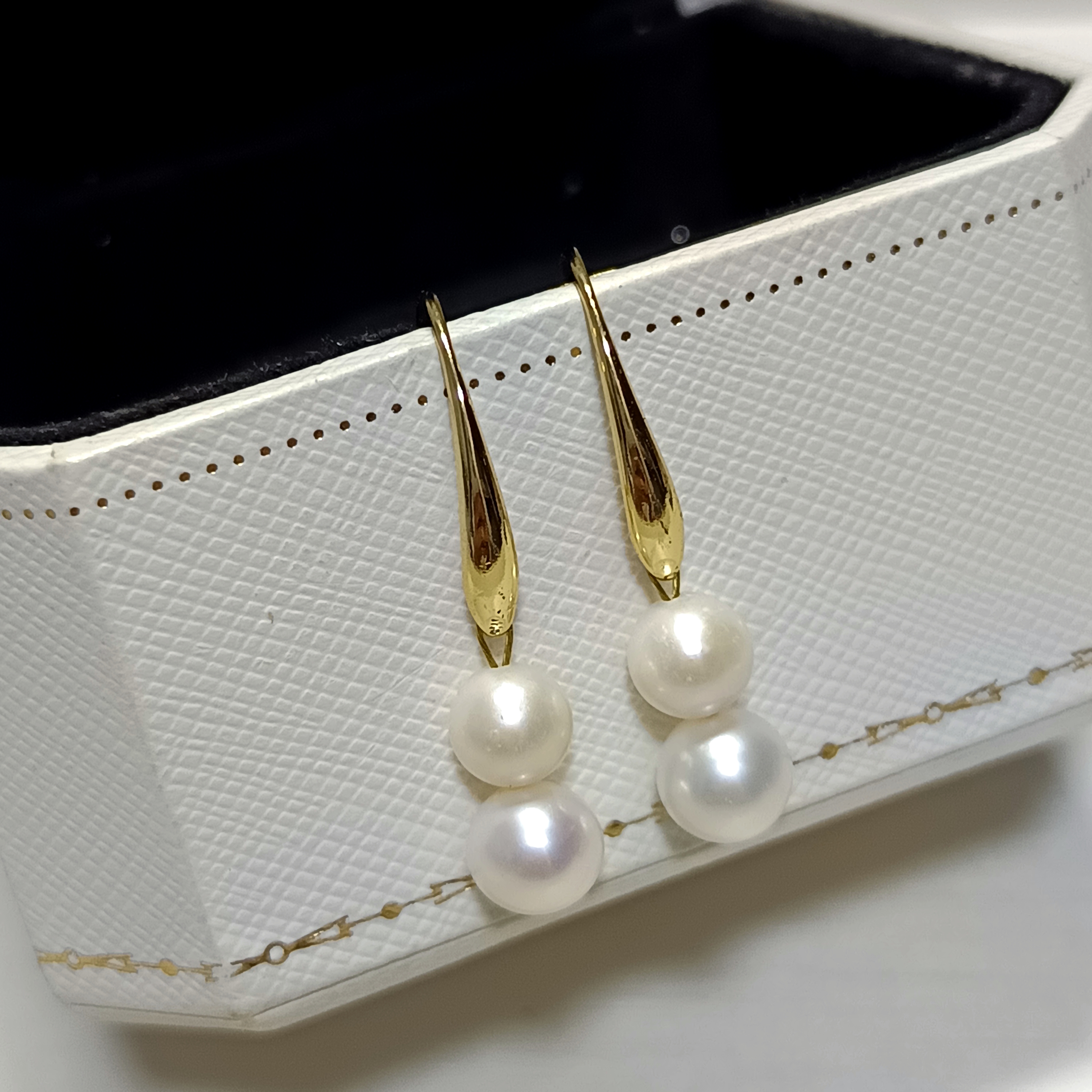 🎉特惠產品‼️正圓強光淡水珍珠注金雙珠耳勾