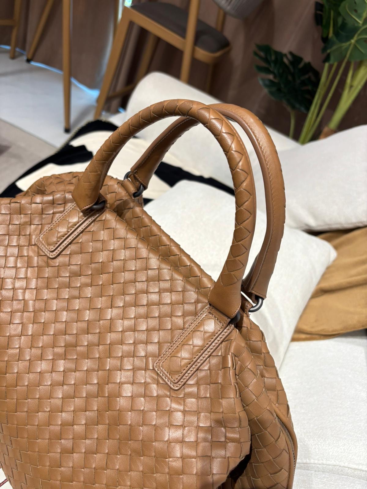 Bottega Veneta BV 2Way Hobo Bag 100%Authentic, 98%New 